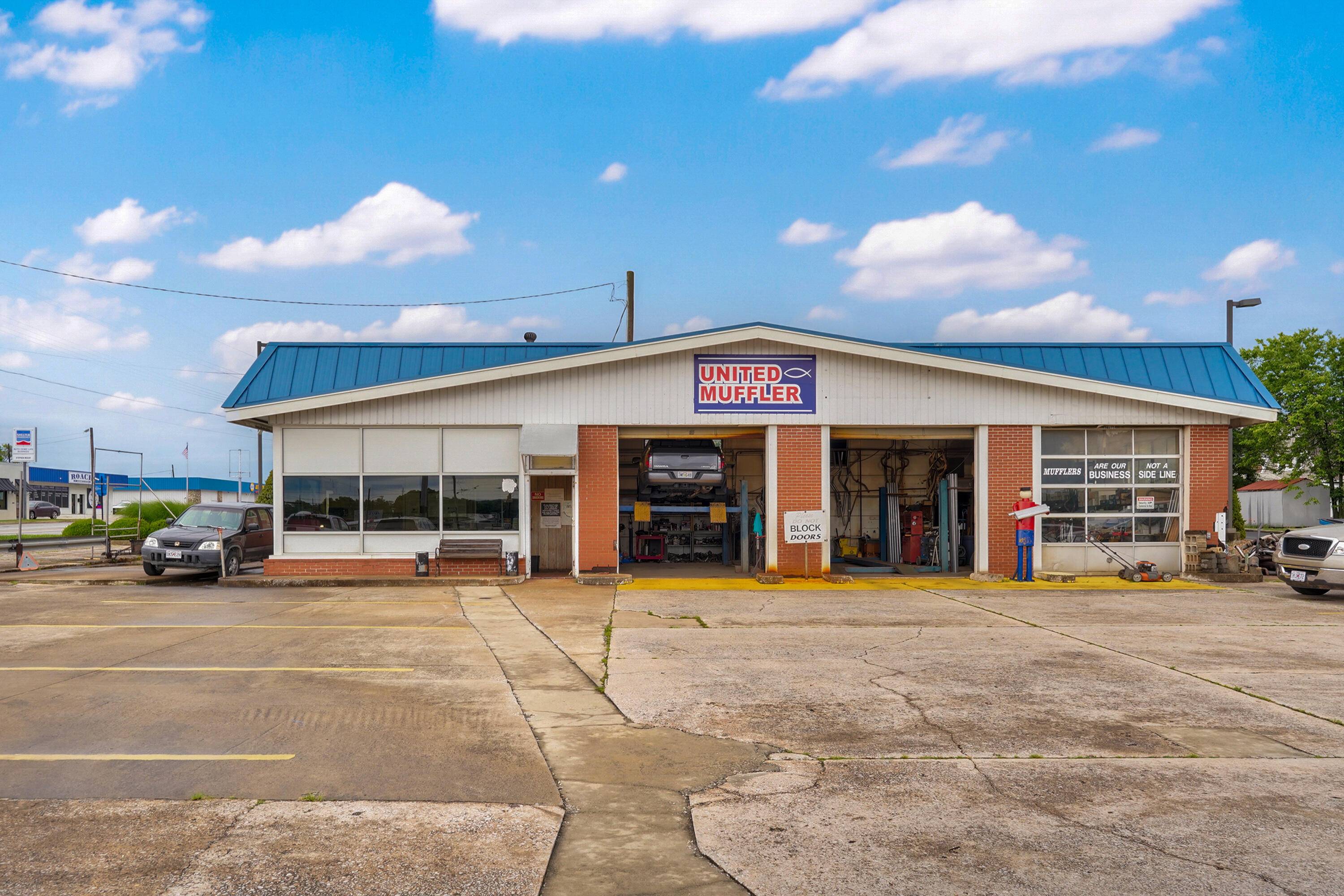 328 W Central AVE, Carthage, MO 64836