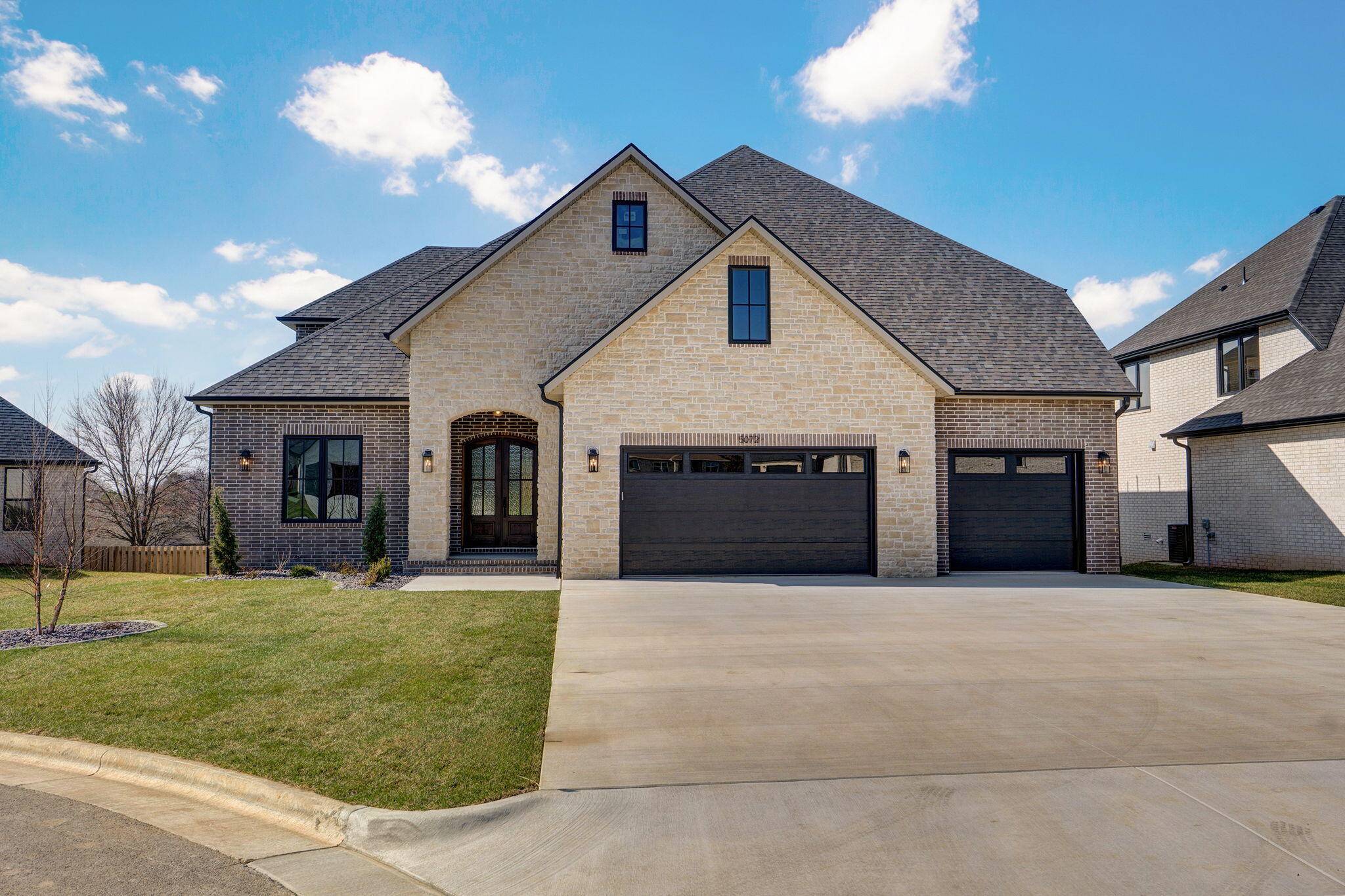 5072 E Ferdinand CT, Springfield, MO 65802