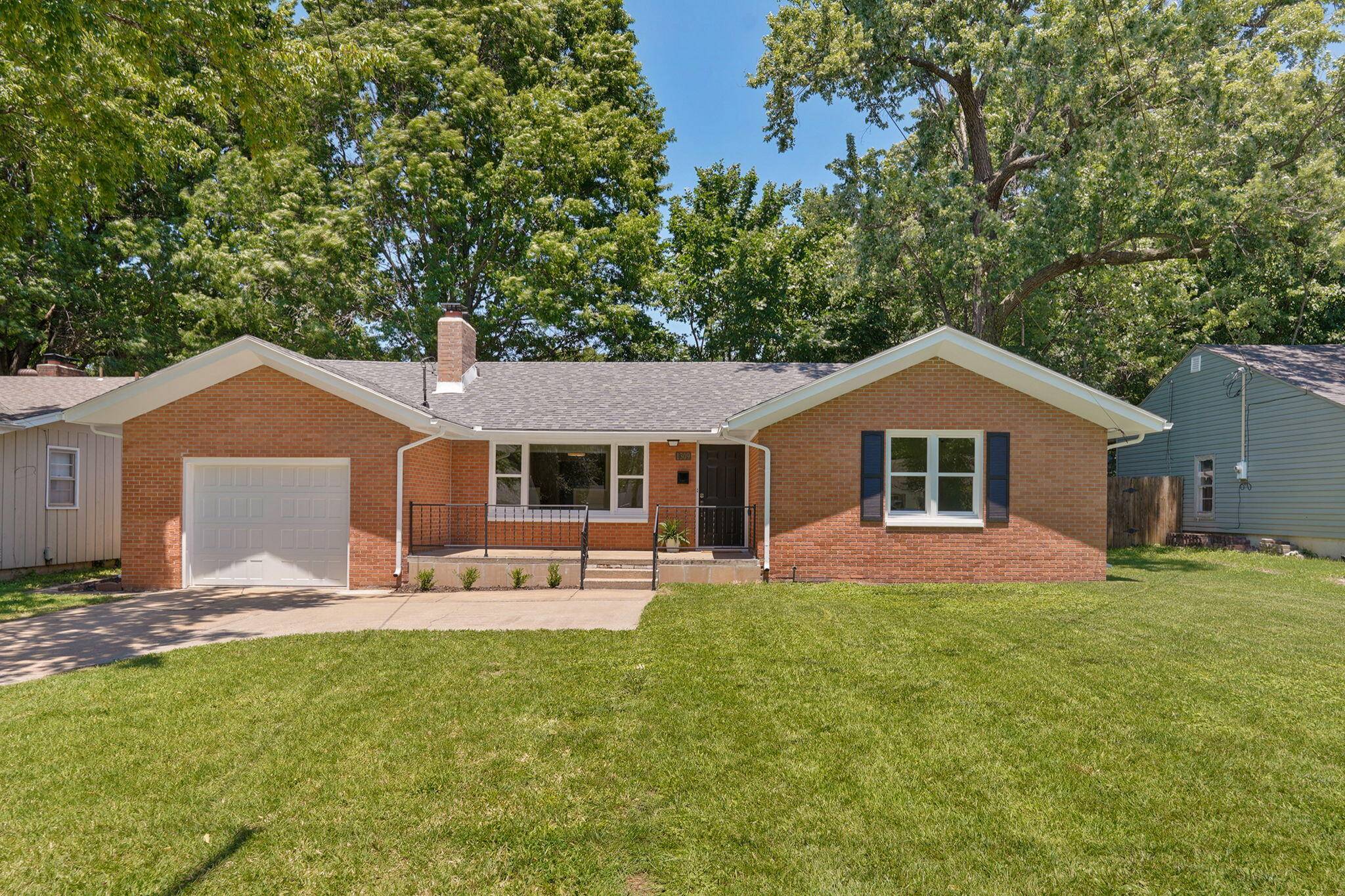 1309 E Bennett ST, Springfield, MO 65804