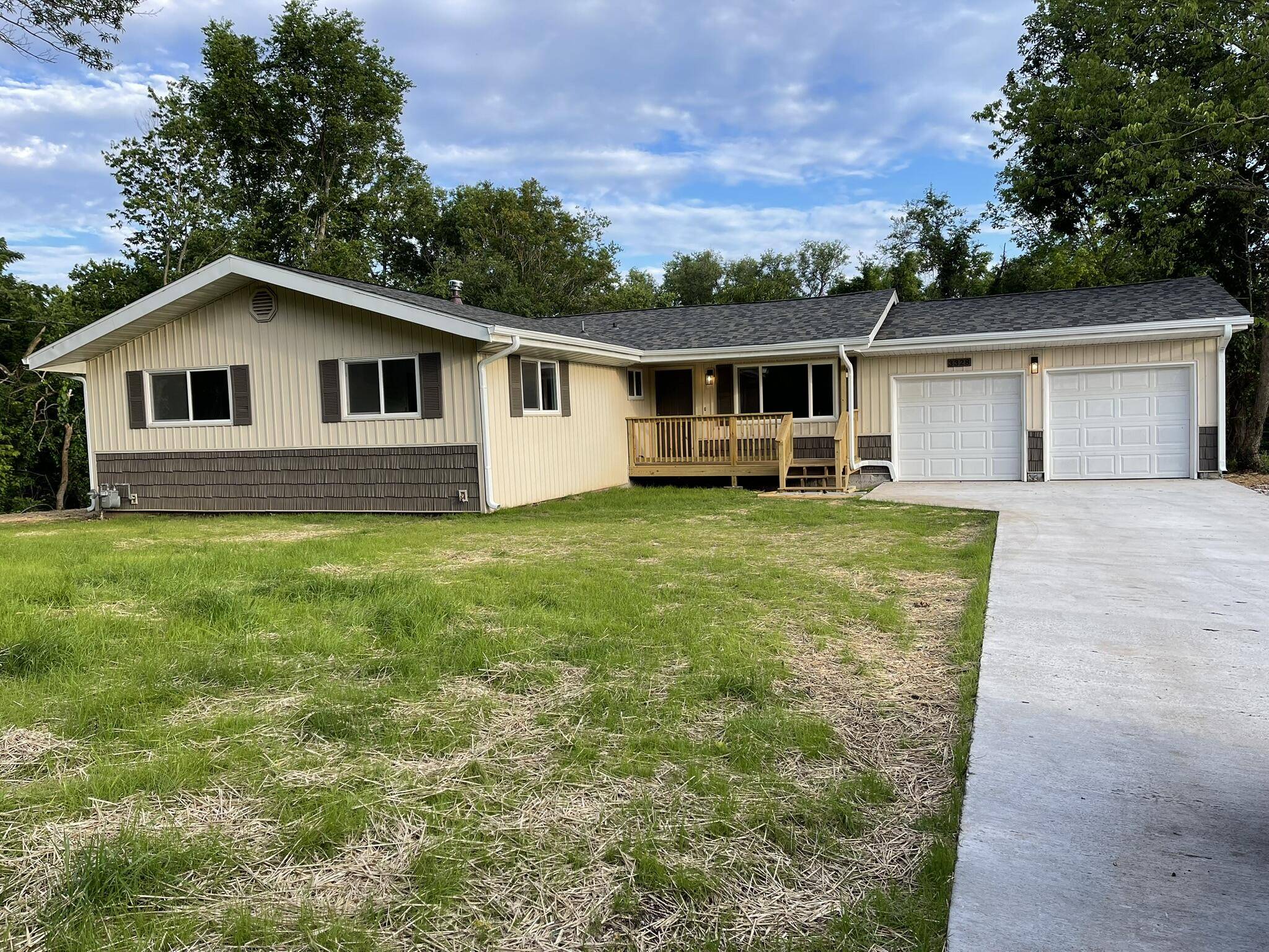 3328 W Harrison ST, Springfield, MO 65802