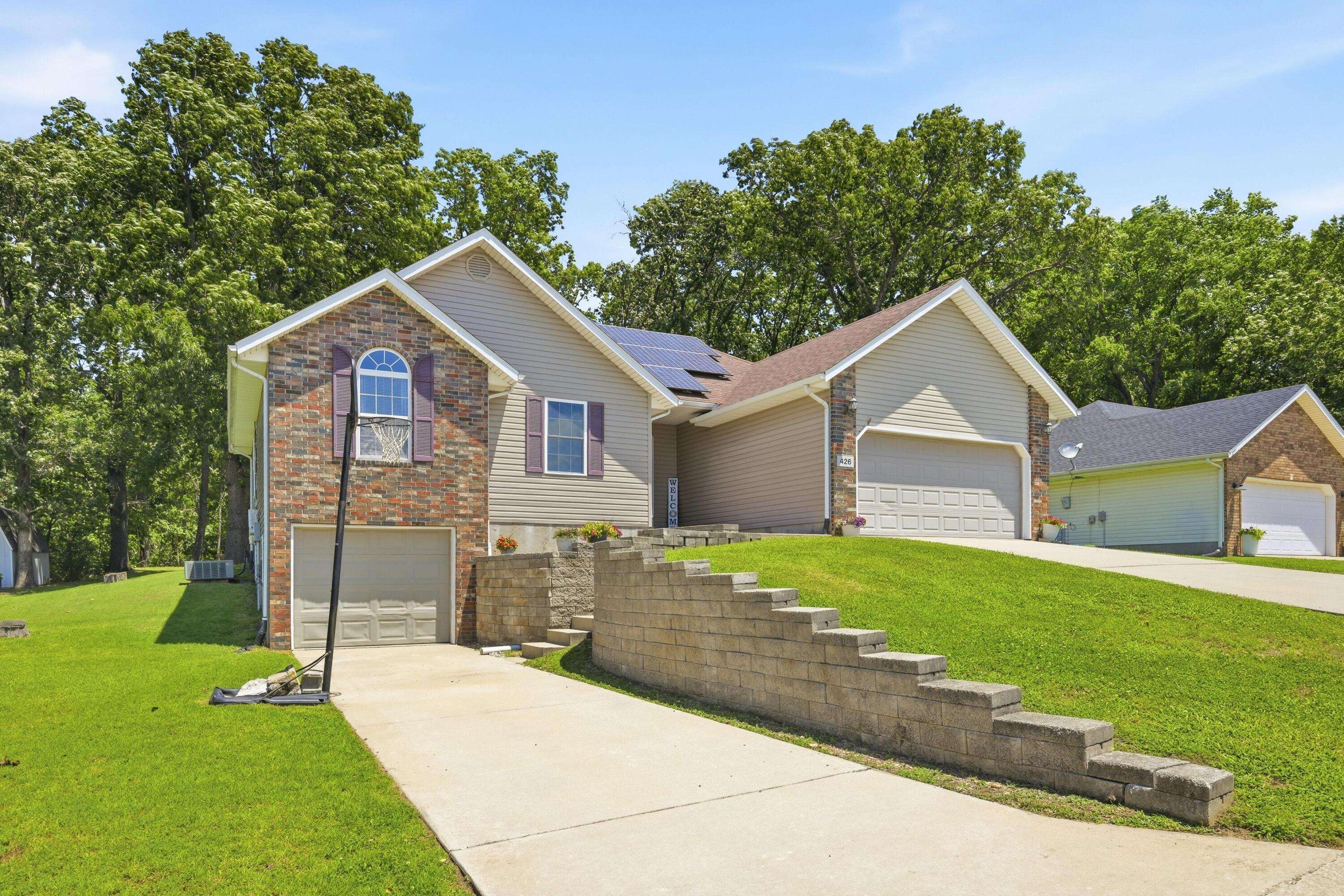 426 Ravenwood Circle CIR, Neosho, MO 64850