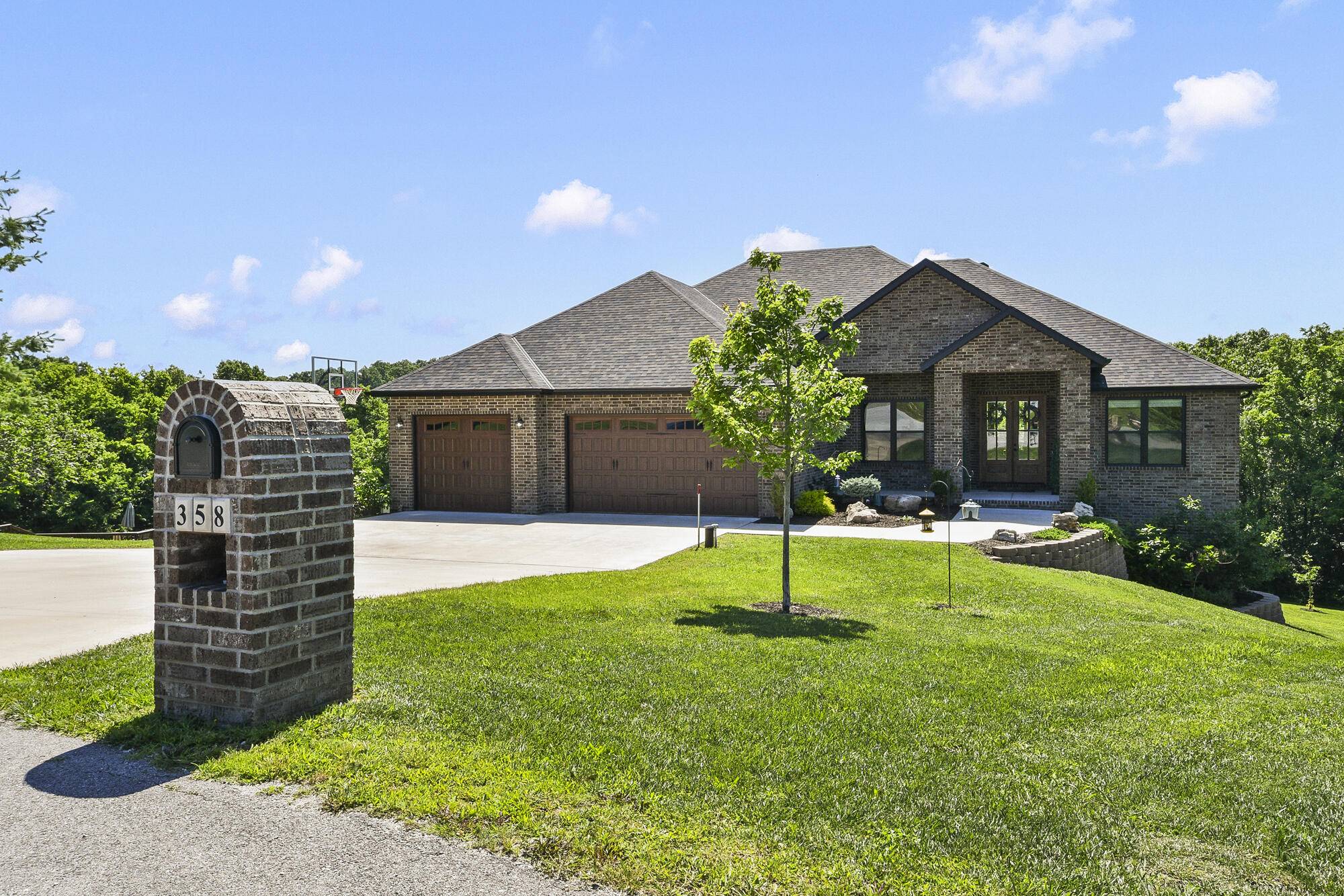 358 Thornbrooke DR, Rogersville, MO 65742