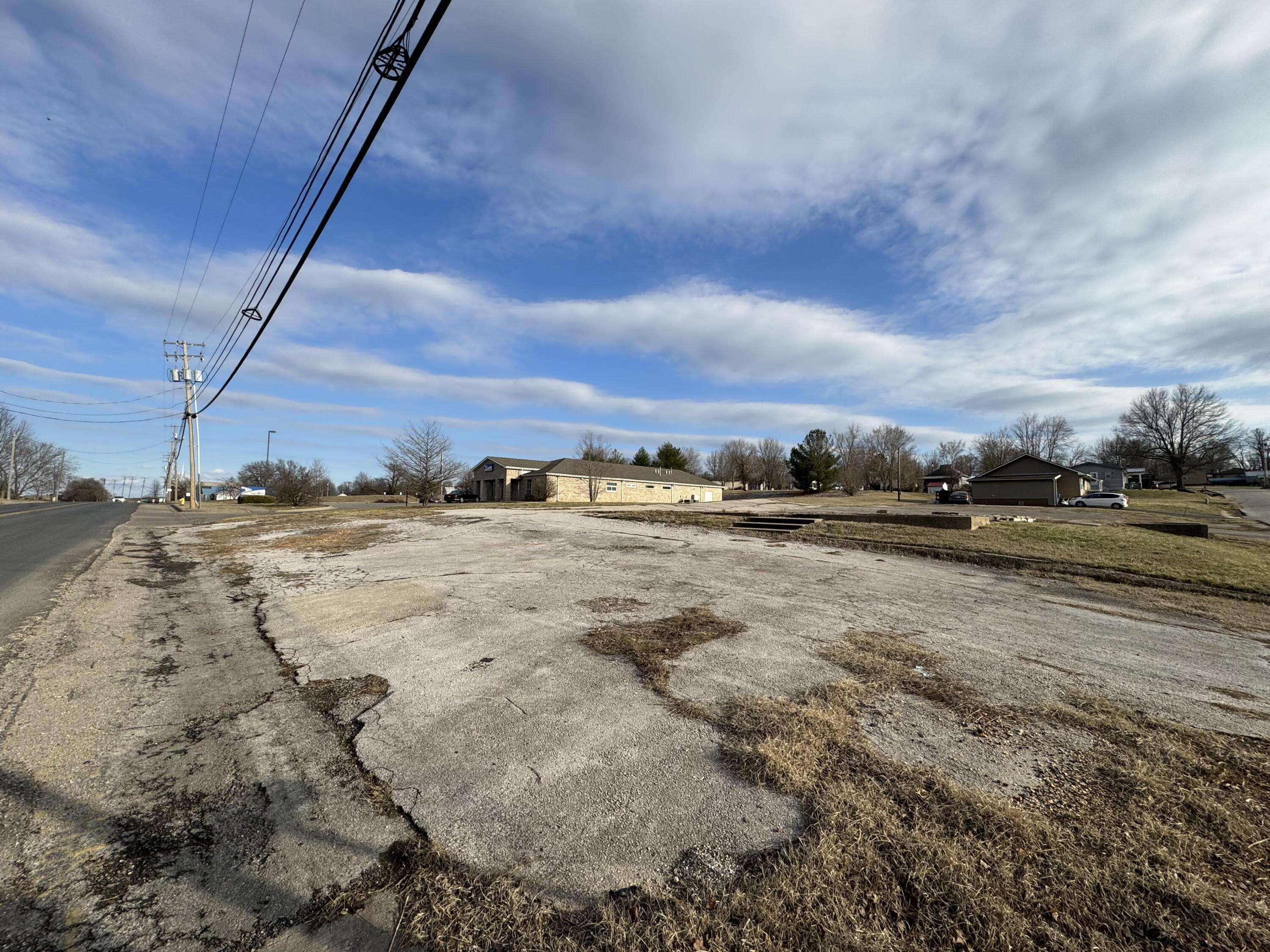 312 East ST, Stockton, MO 65785