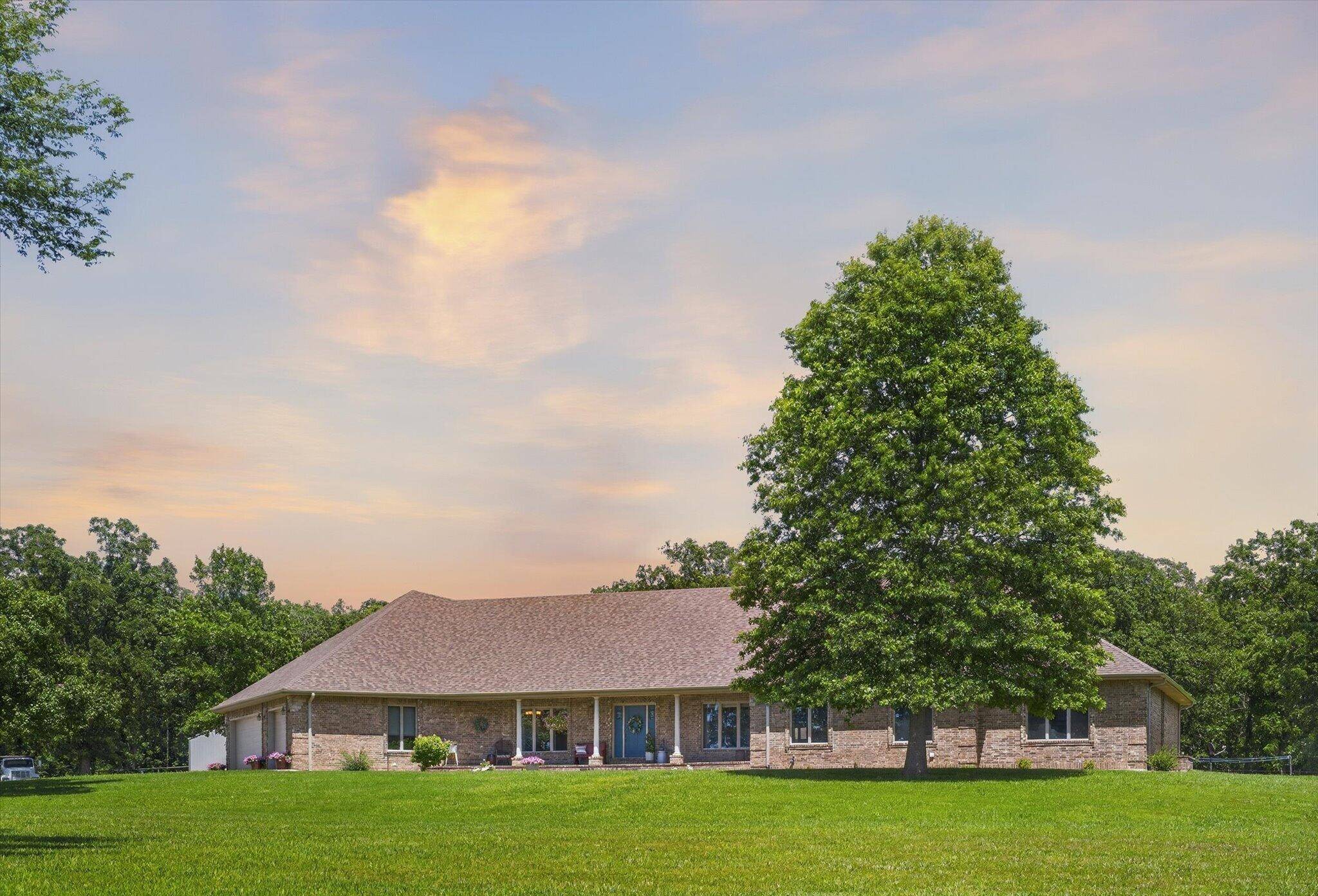 3850 S 155th RD, Bolivar, MO 65613