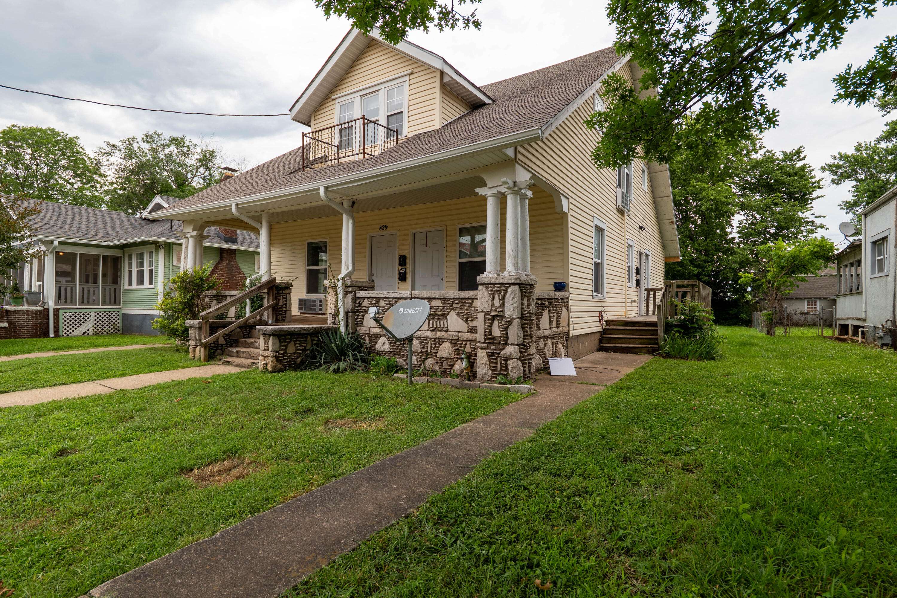 829 W Pershing ST, Springfield, MO 65806