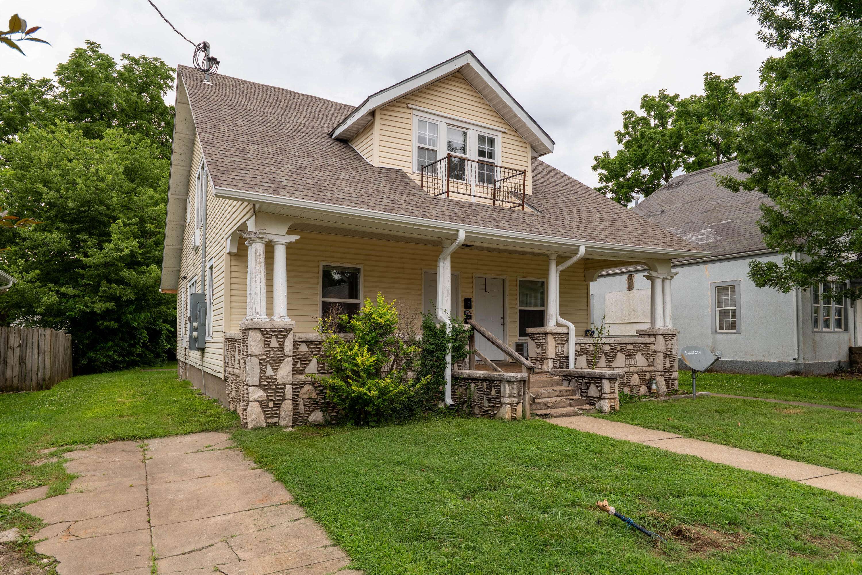 829 W Pershing ST, Springfield, MO 65806