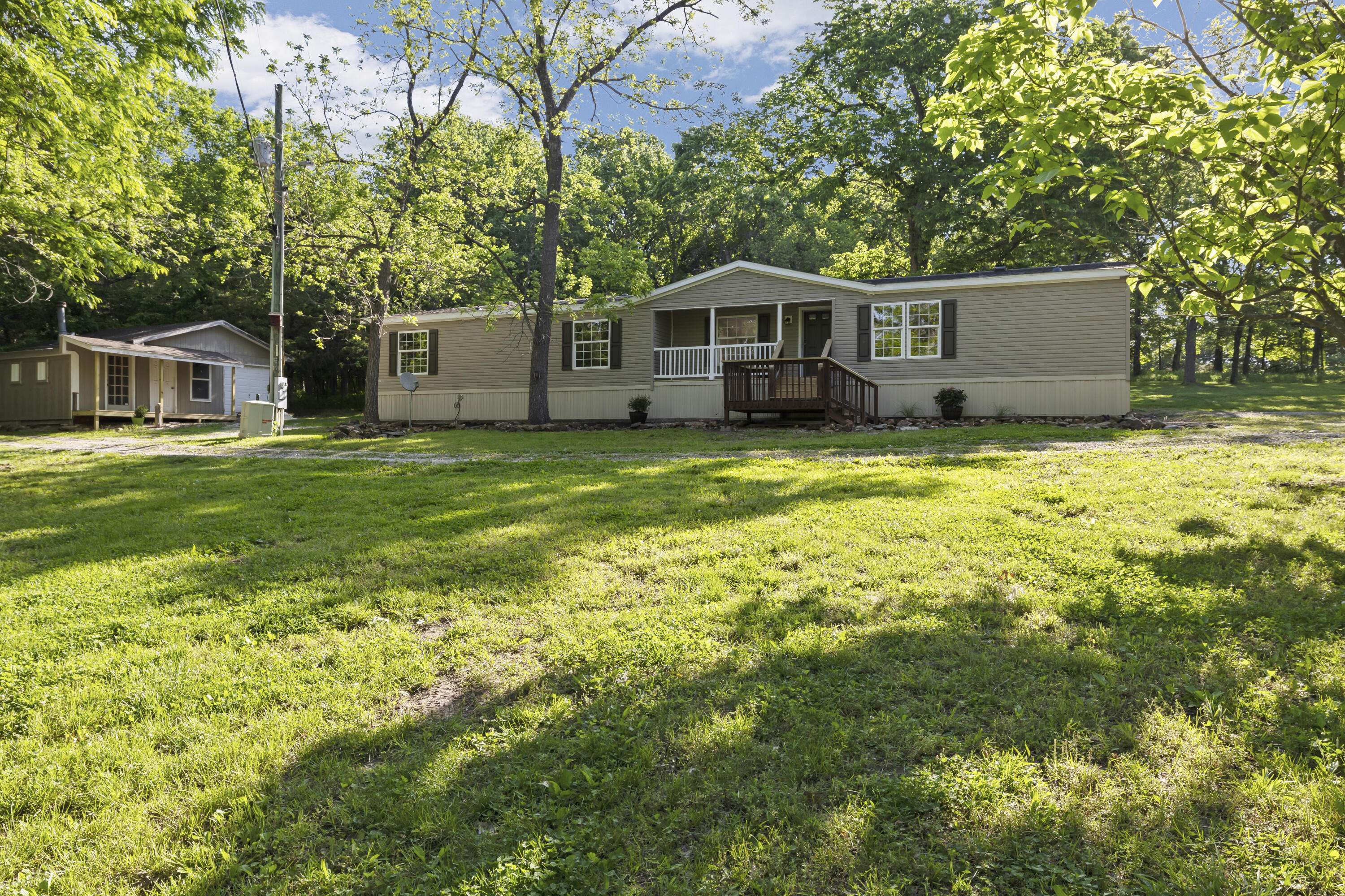 13855 SE Highway T, Weaubleau, MO 65774