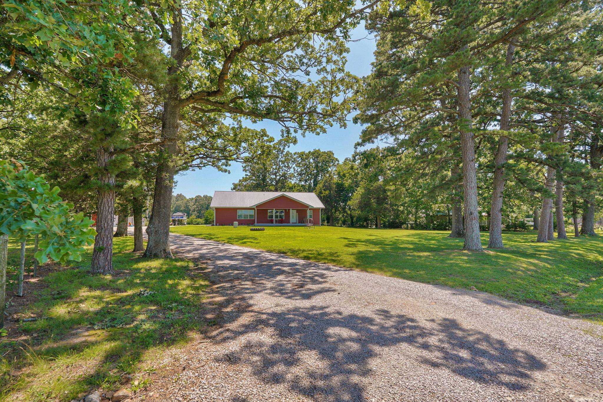 814 W Hayward DR, Mt Vernon, MO 65712