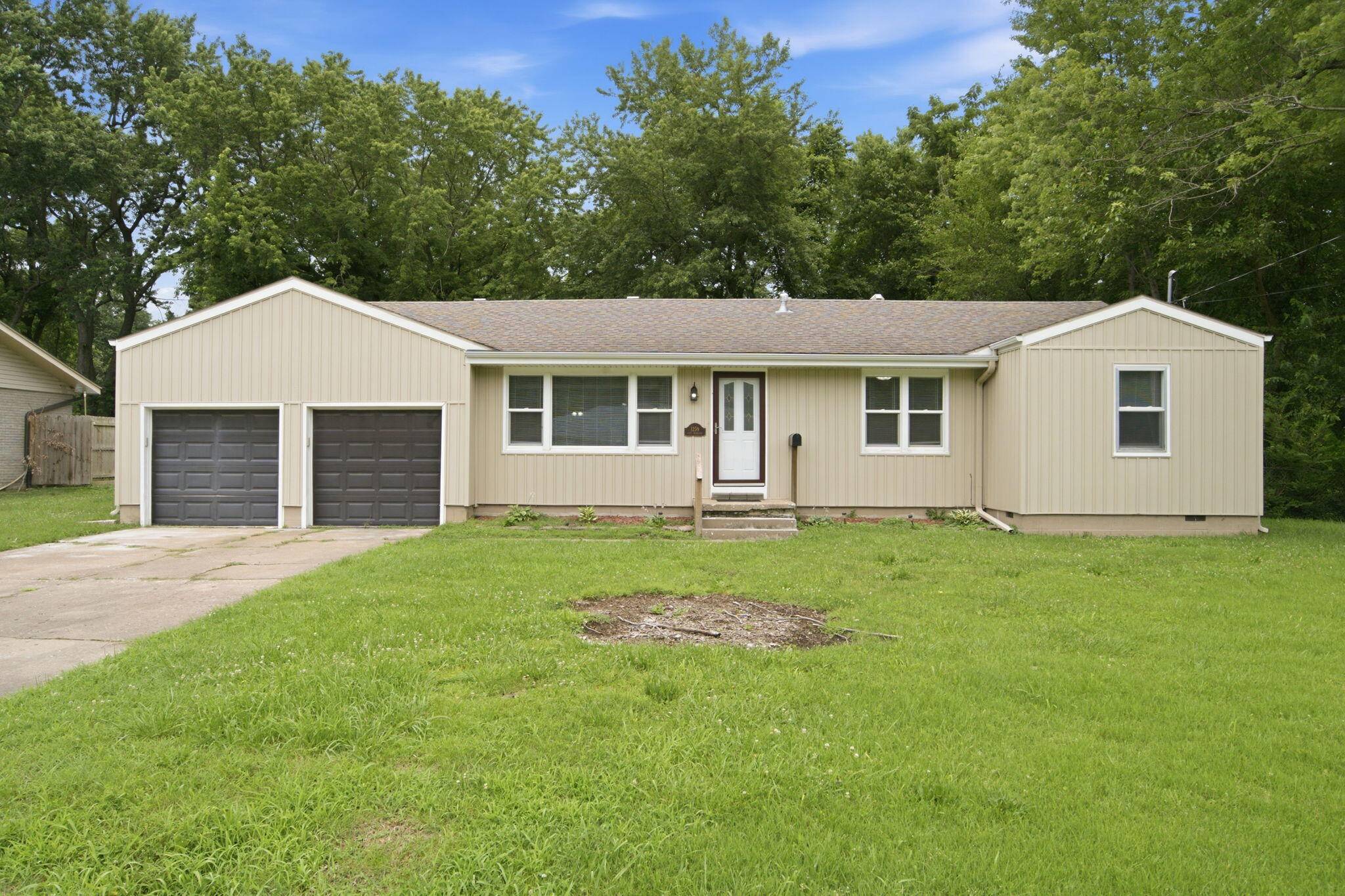 1259 E Berkeley ST, Springfield, MO 65804