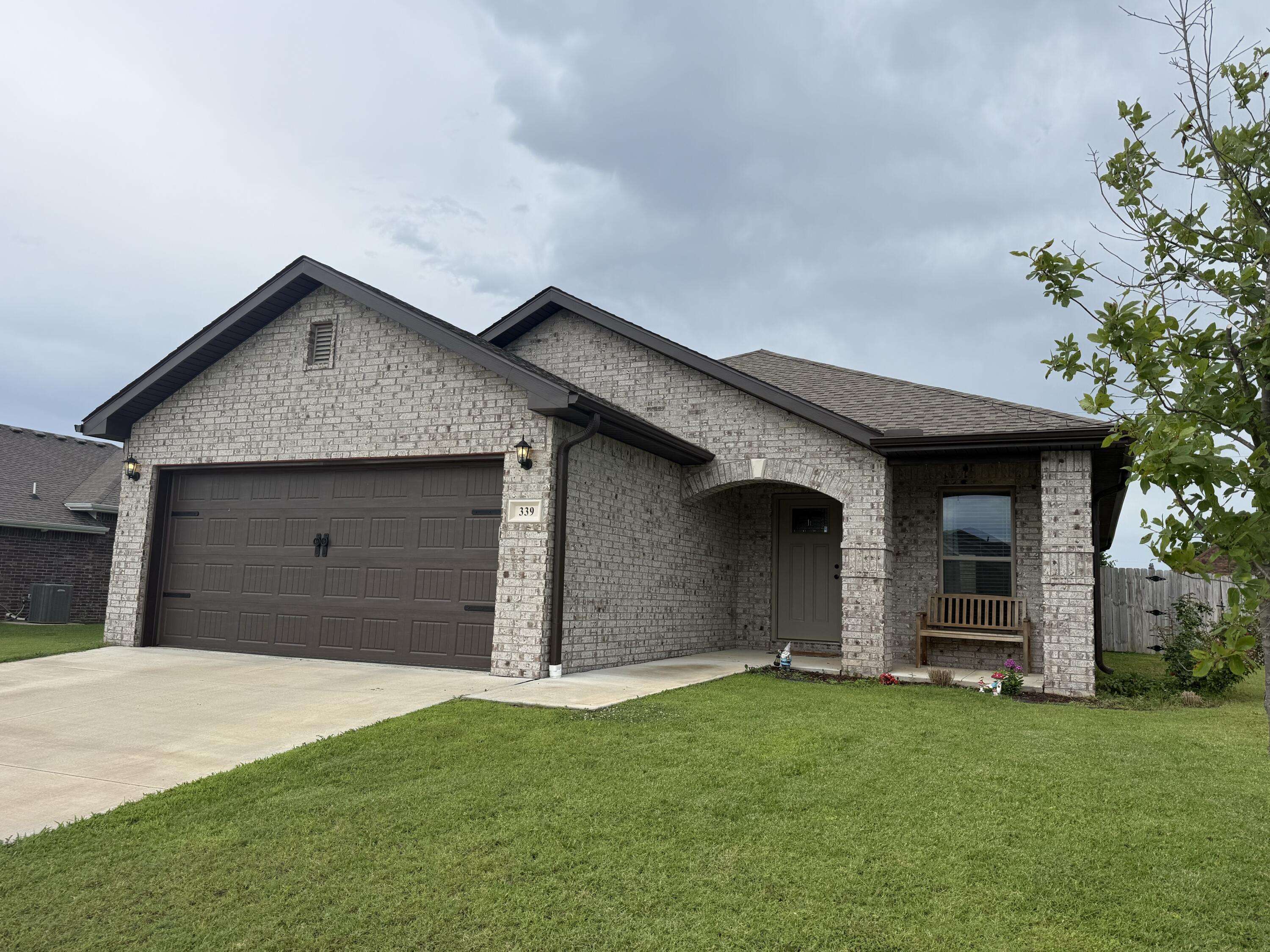 339 Sidney LN, Webb City, MO 64870