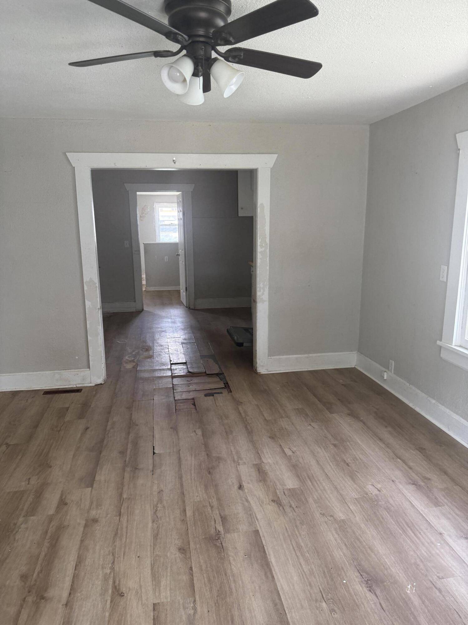 917 W Chicago ST, Springfield, MO 65803