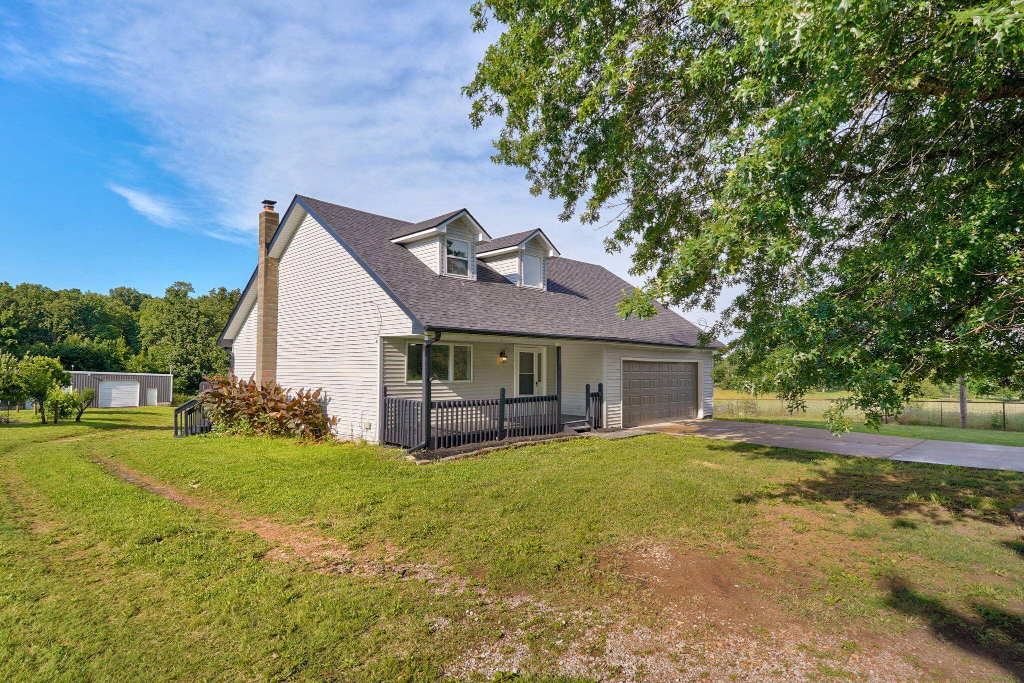 532 Charles RD, Billings, MO 65610