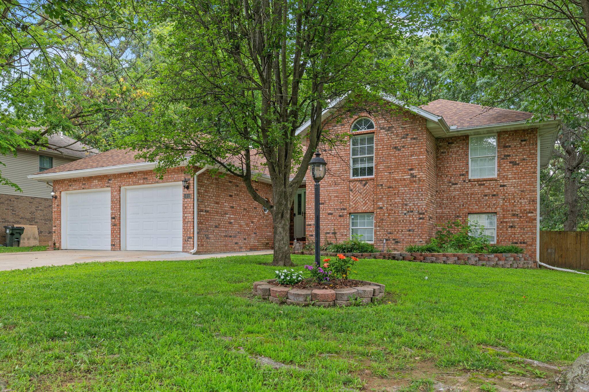 1019 Daniels ST, Aurora, MO 65605
