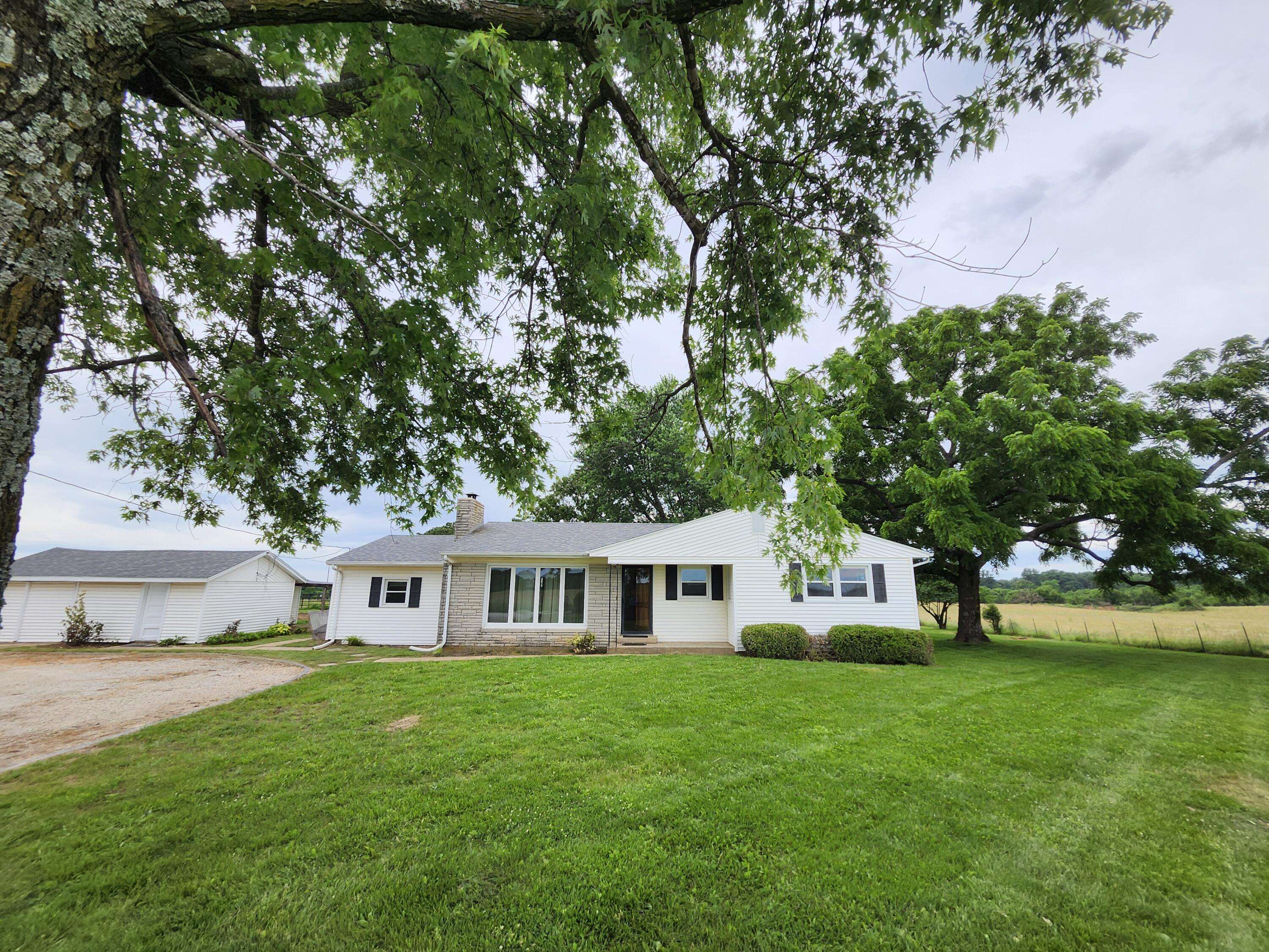 3711 State Highway Mm, Mountain Grove, MO 65711