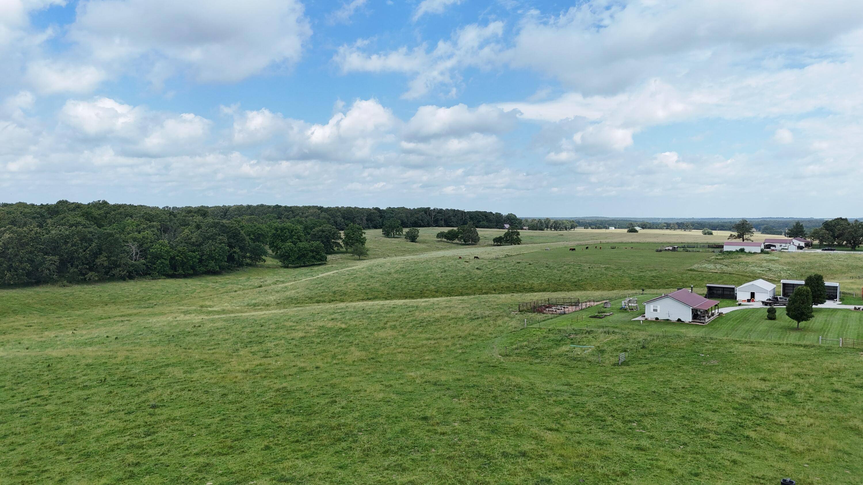 2395 Farm Road 1170, Verona, MO 65769