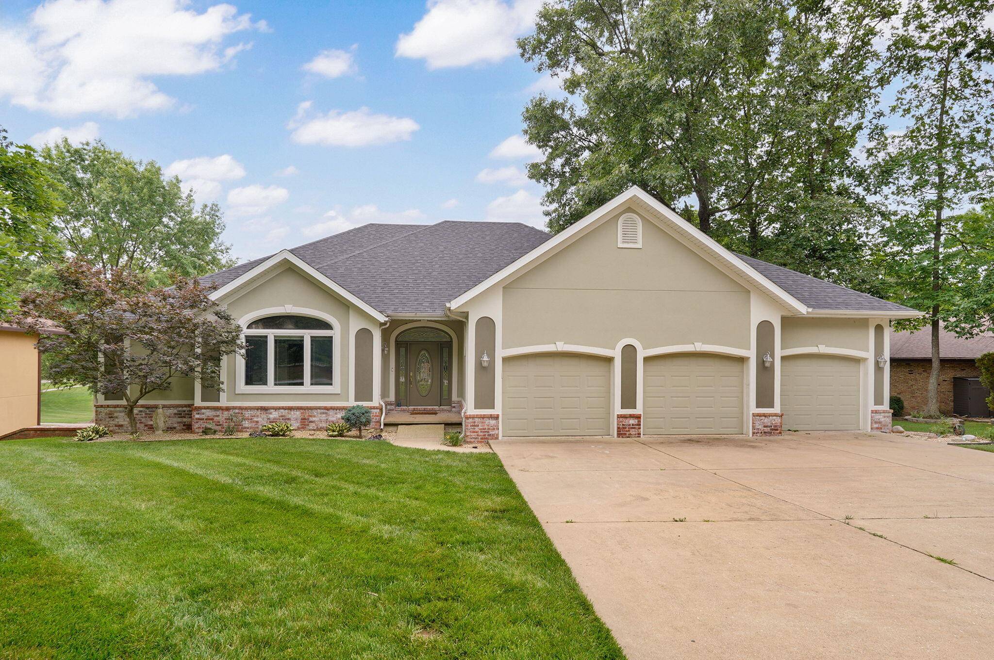 3318 Winged Foot DR, Nixa, MO 65714