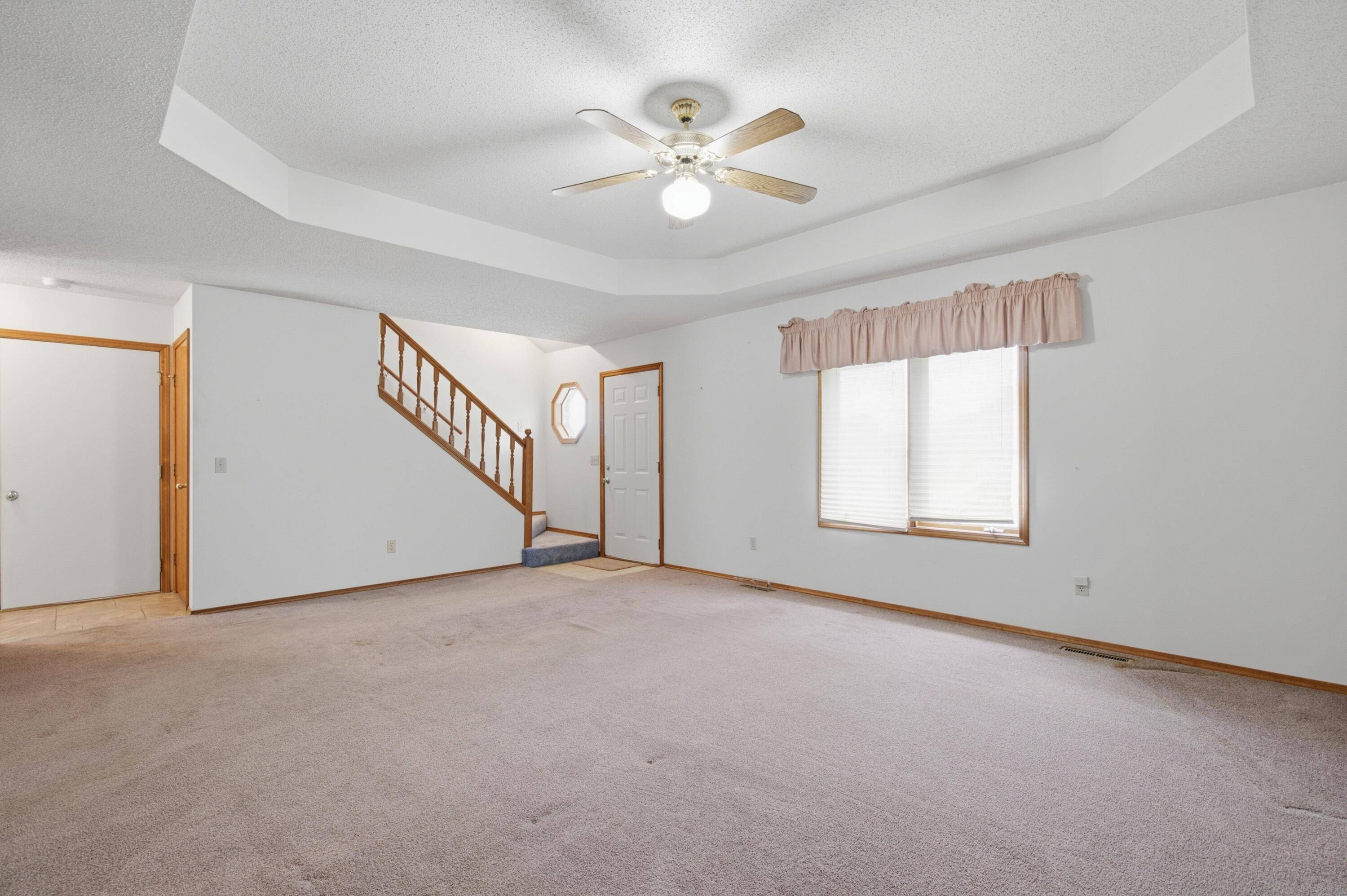 4044  4046 S Miranda CT, Springfield, MO 65807