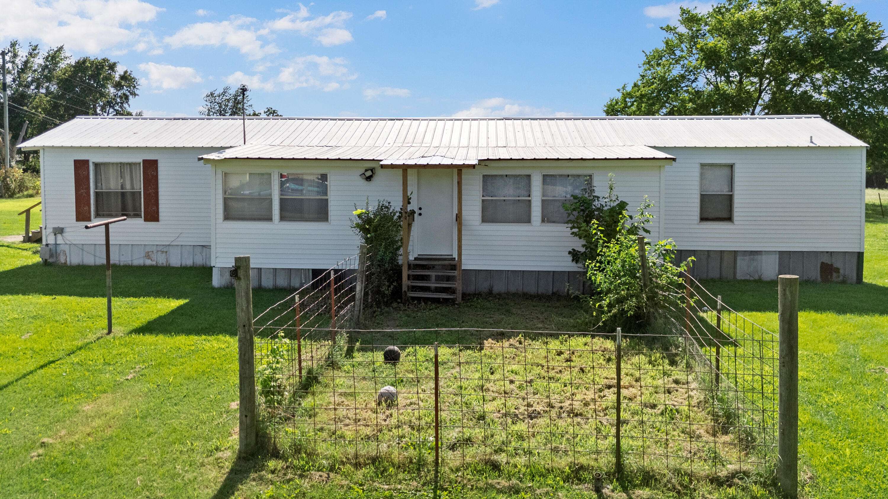 105 Snooks RD, Exeter, MO 65647
