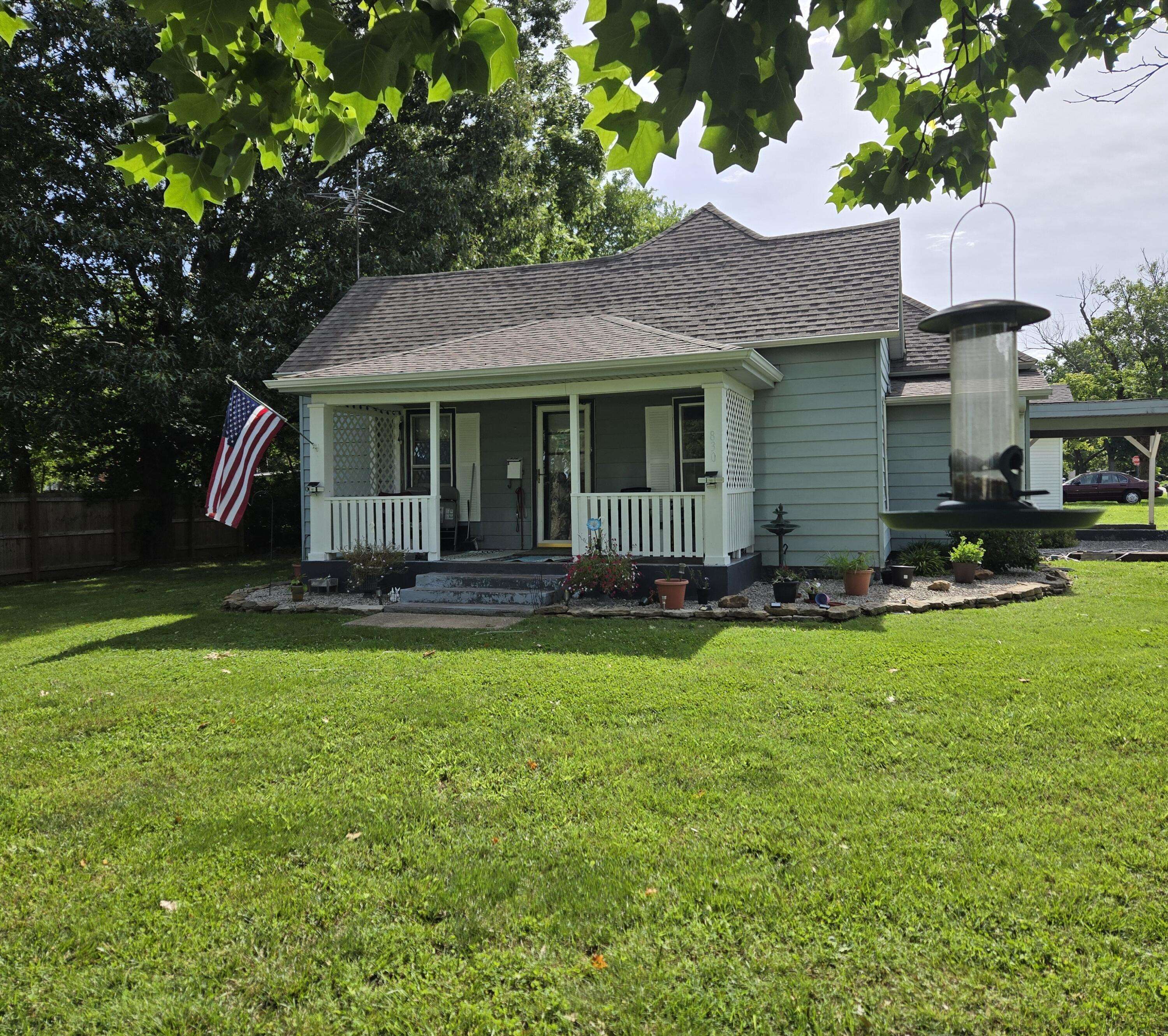 830 S Park AVE, Aurora, MO 65605