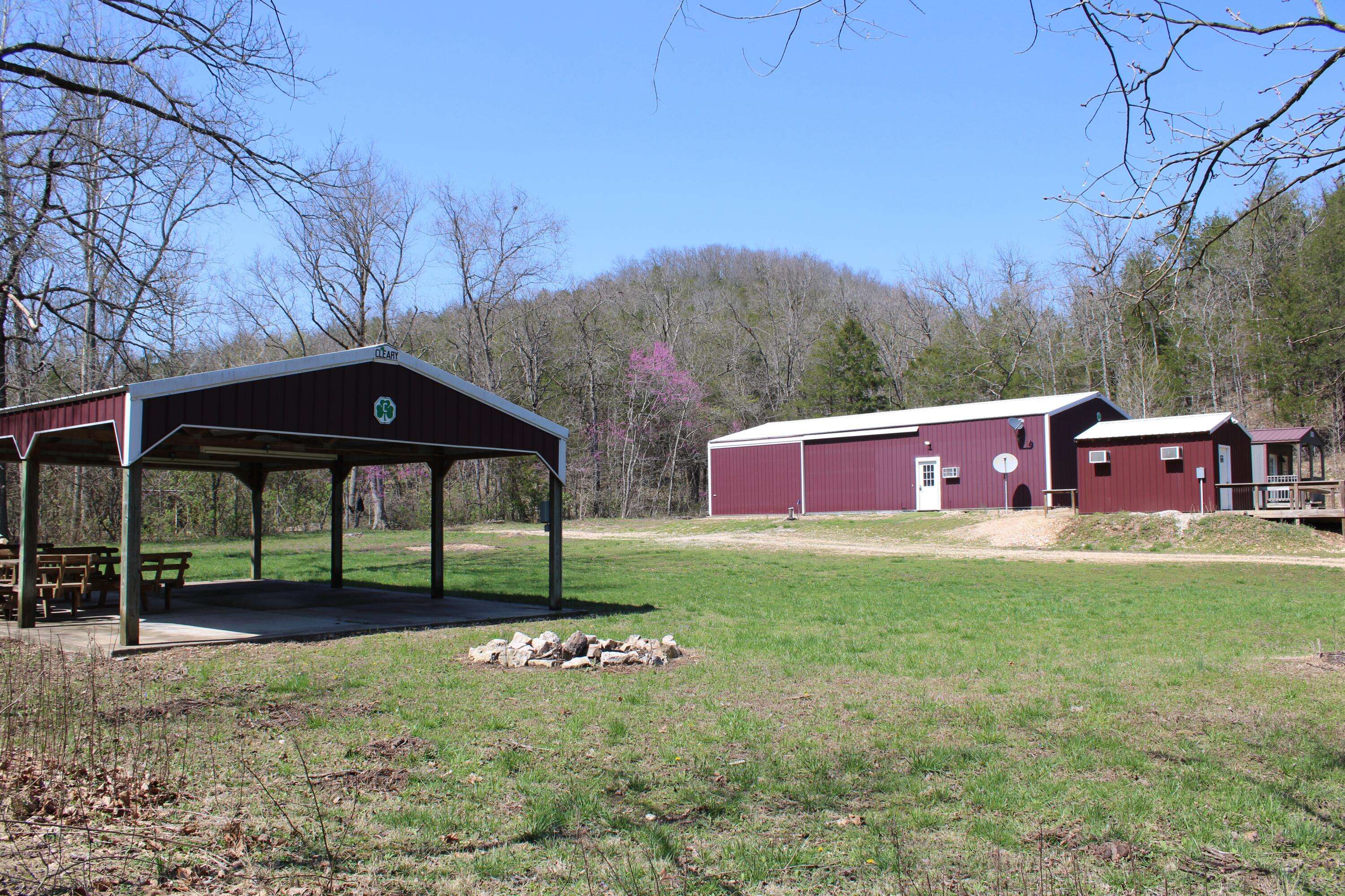 2240 Mease DR, Reeds Spring, MO 65737