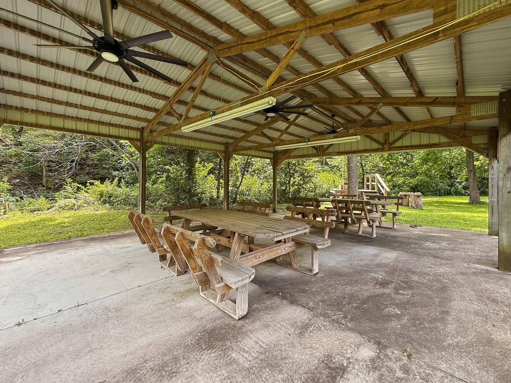 2240 Mease DR, Reeds Spring, MO 65737
