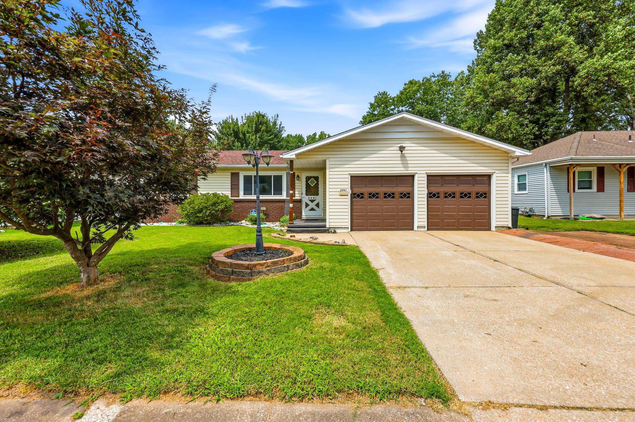 2441 S Westwood AVE, Springfield, MO 65807