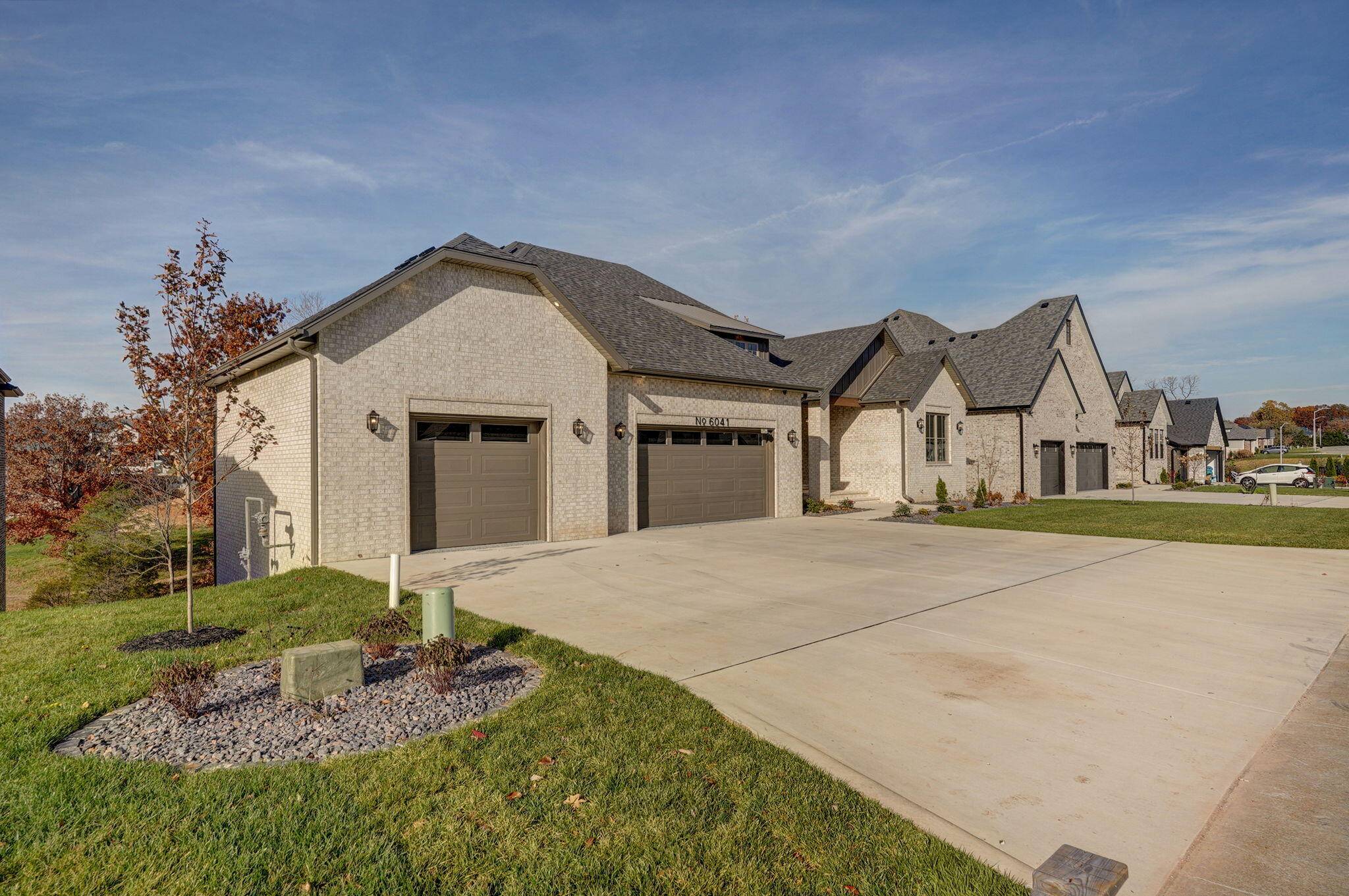 6041 S Dollison AVE, Springfield, MO 65810