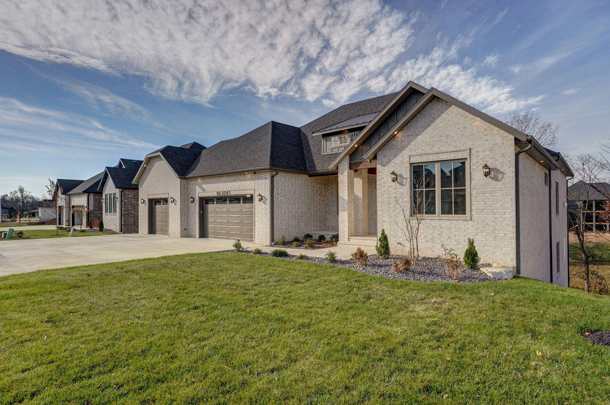 6041 S Dollison AVE, Springfield, MO 65810