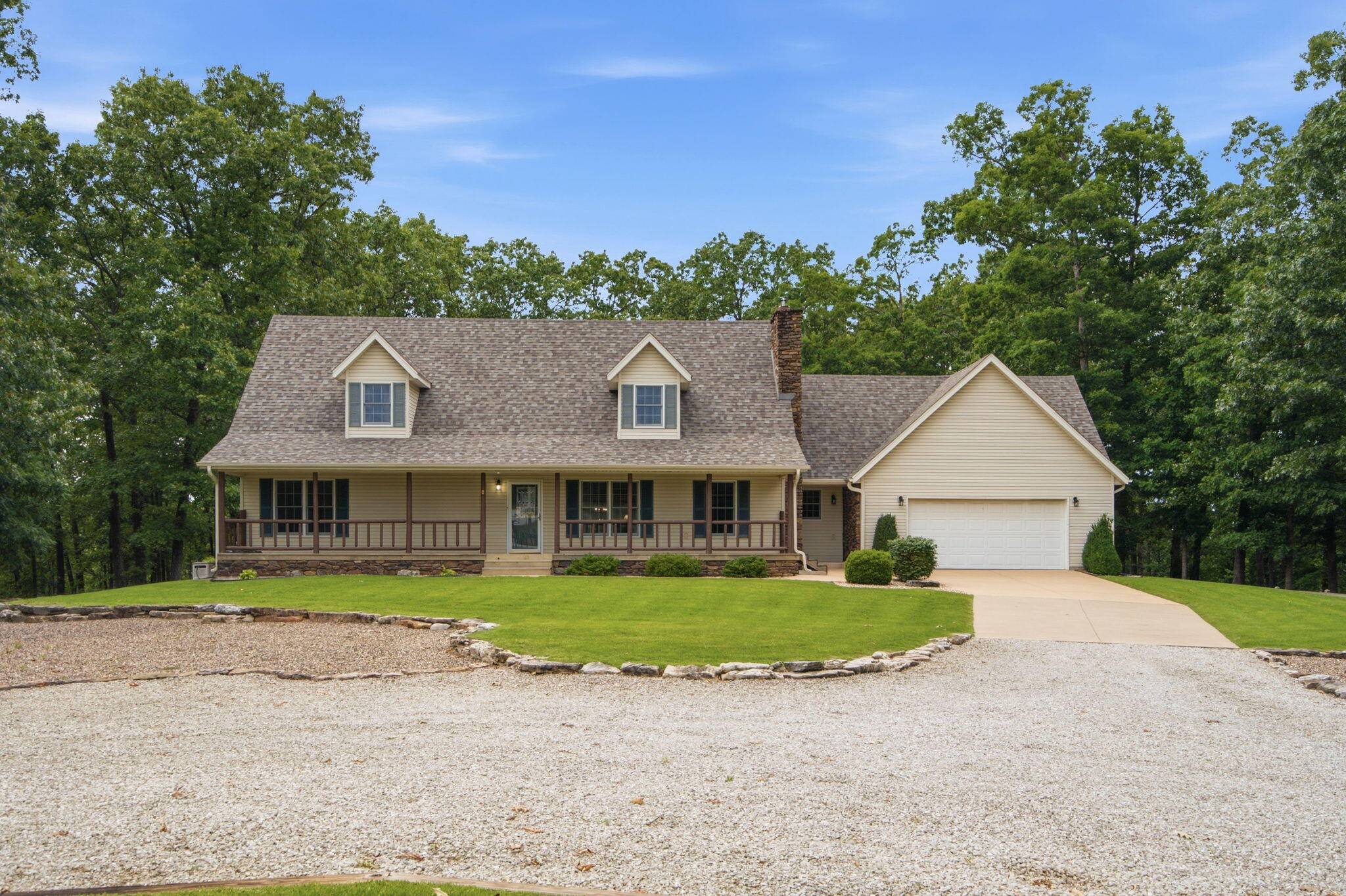 997 Camp Creek RD, Highlandville, MO 65669