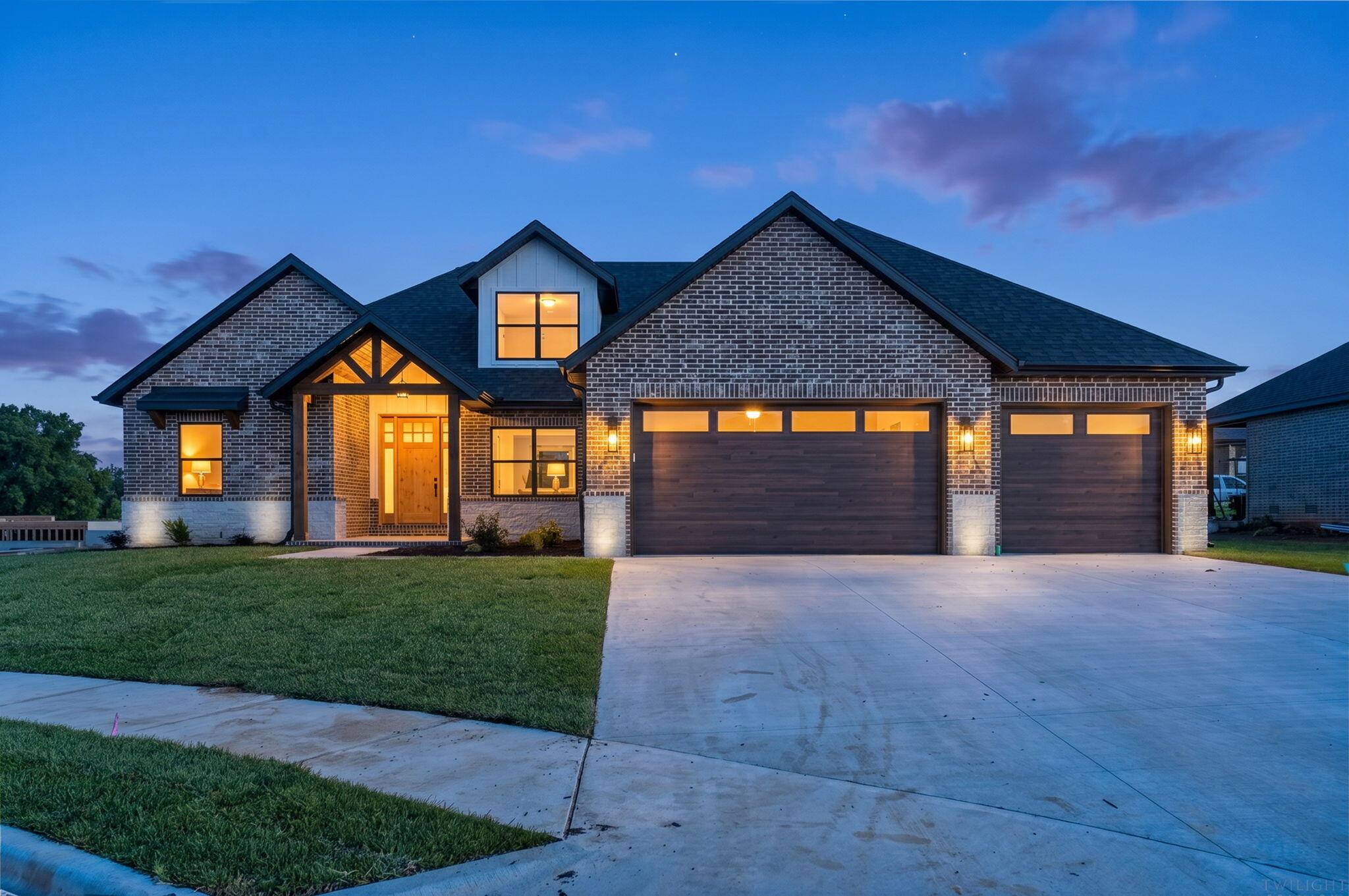 1749 E Skyline, Ozark, MO 65721