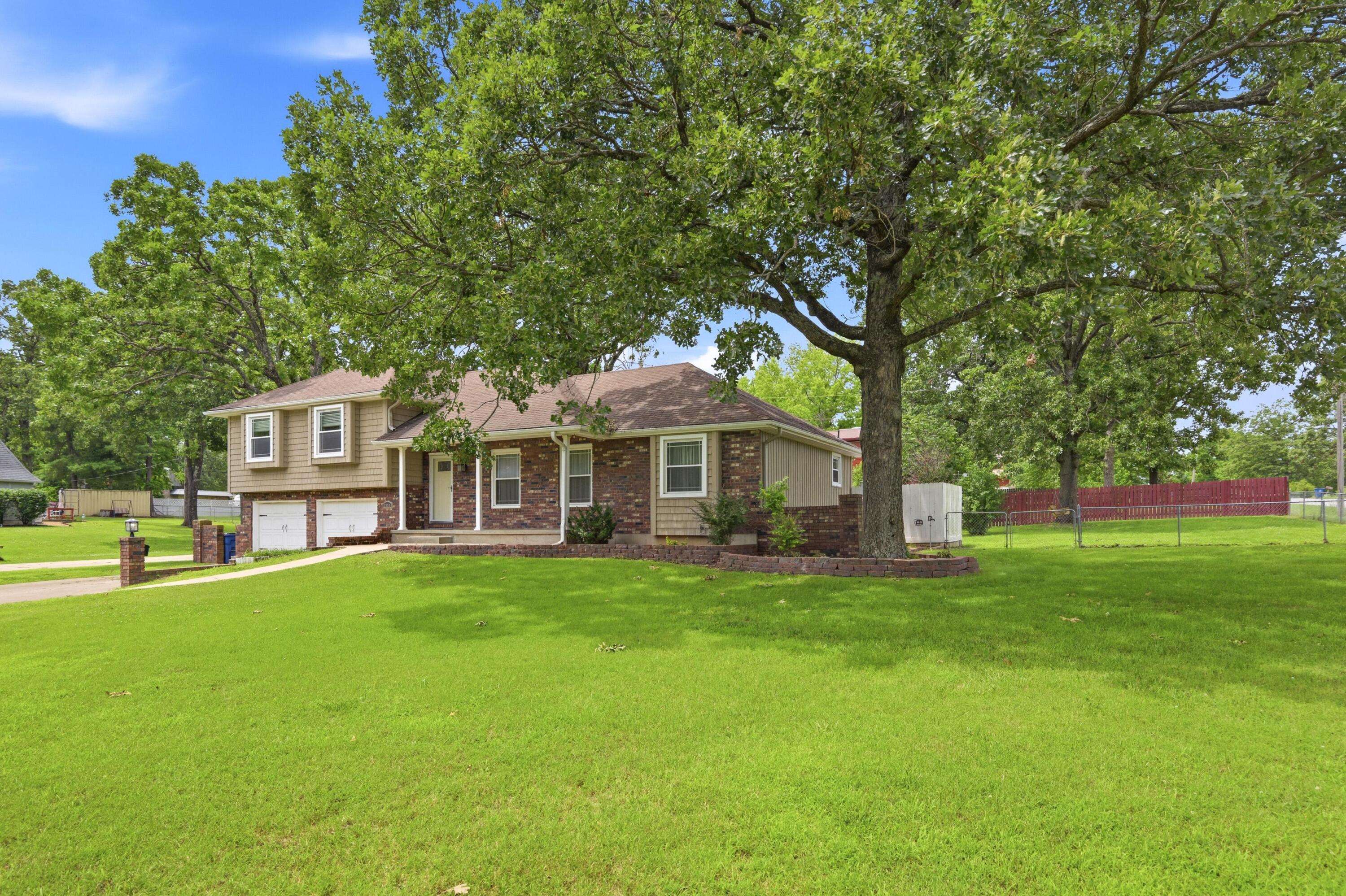 2020 S Eastwood RD, Joplin, MO 64801