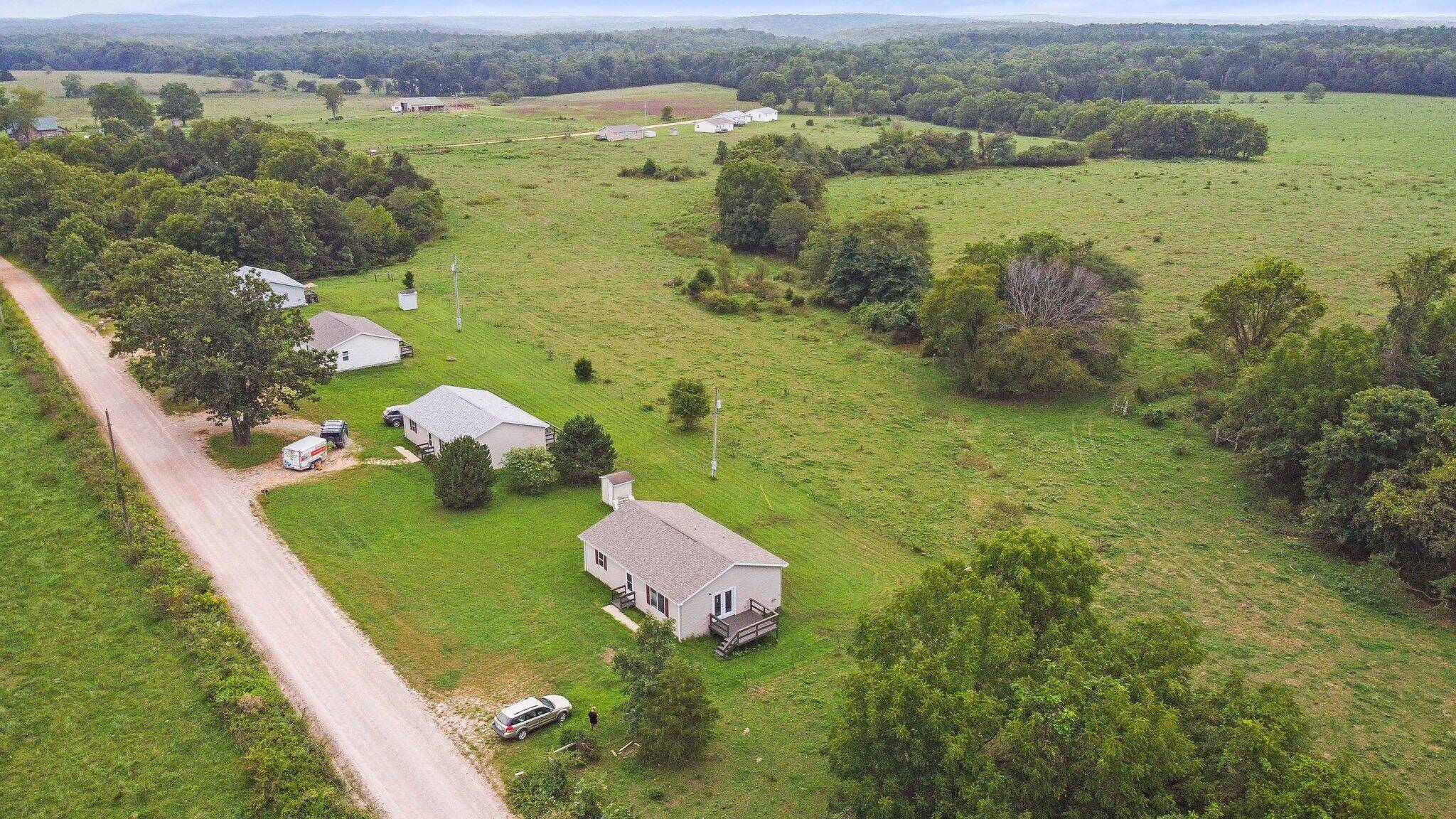 2646 County Road 382, Dora, MO 65637