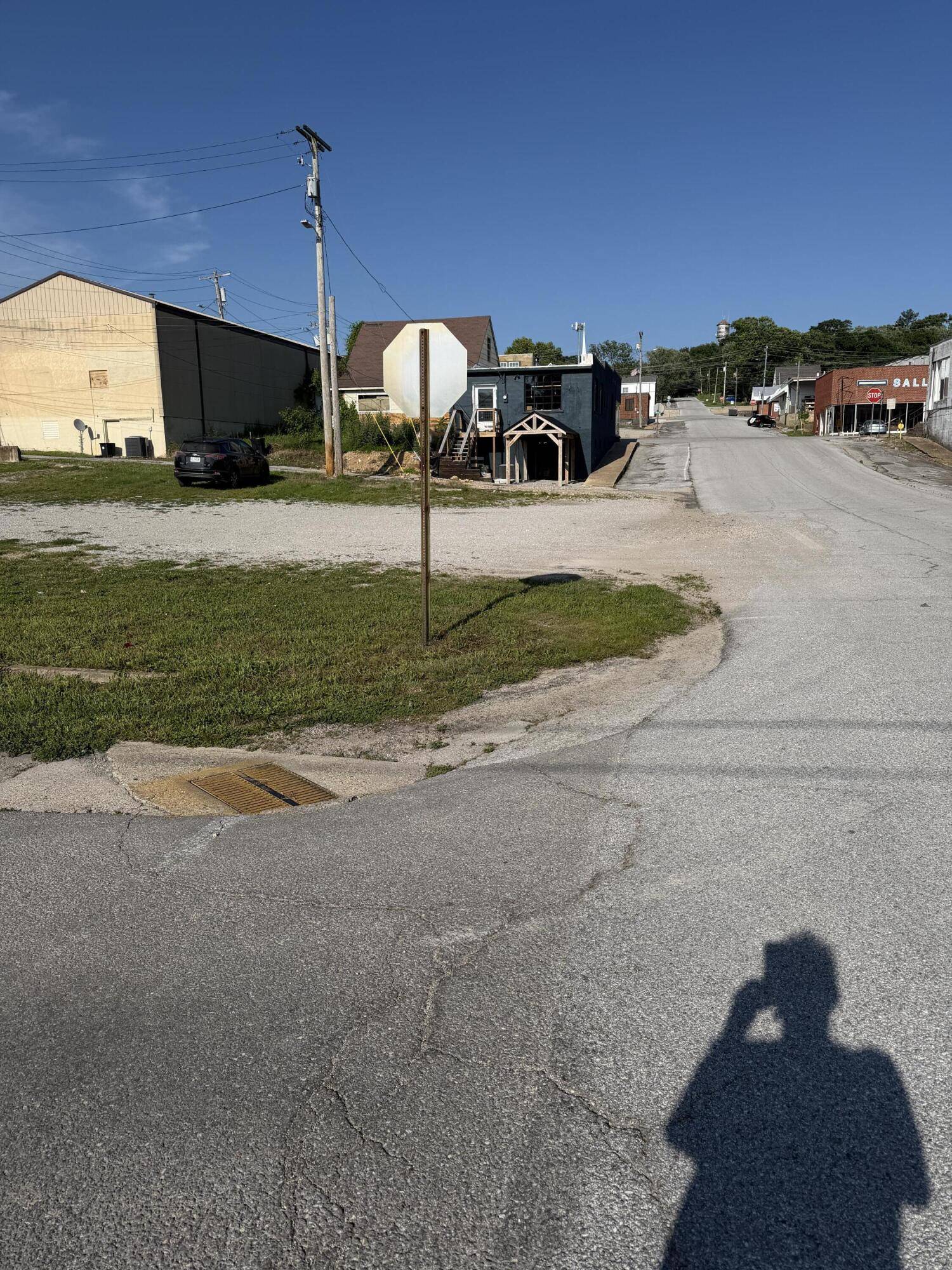 130 W Webster AVE, Ava, MO 65608