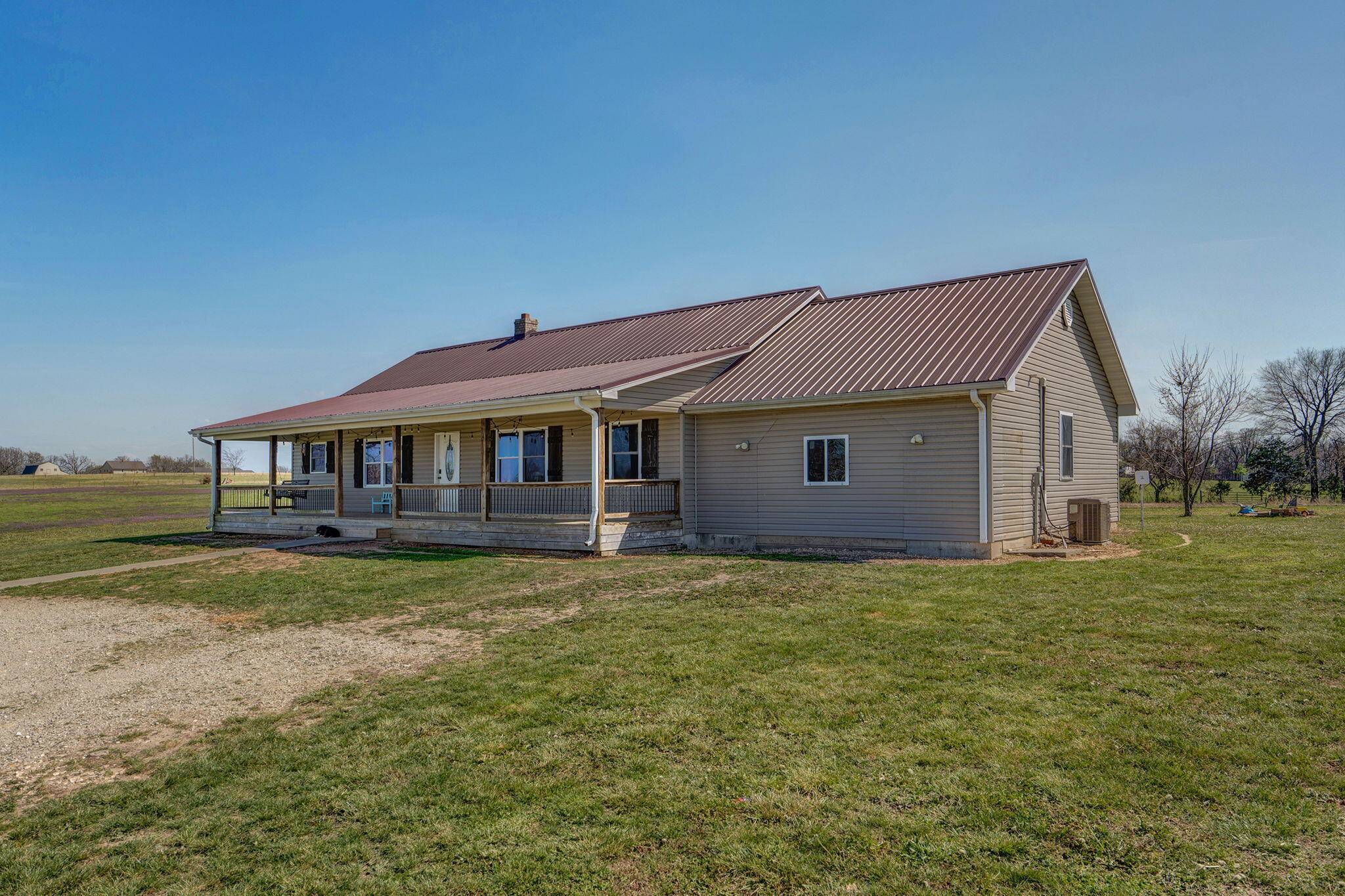 13731 Lawrence 2170, Aurora, MO 65605