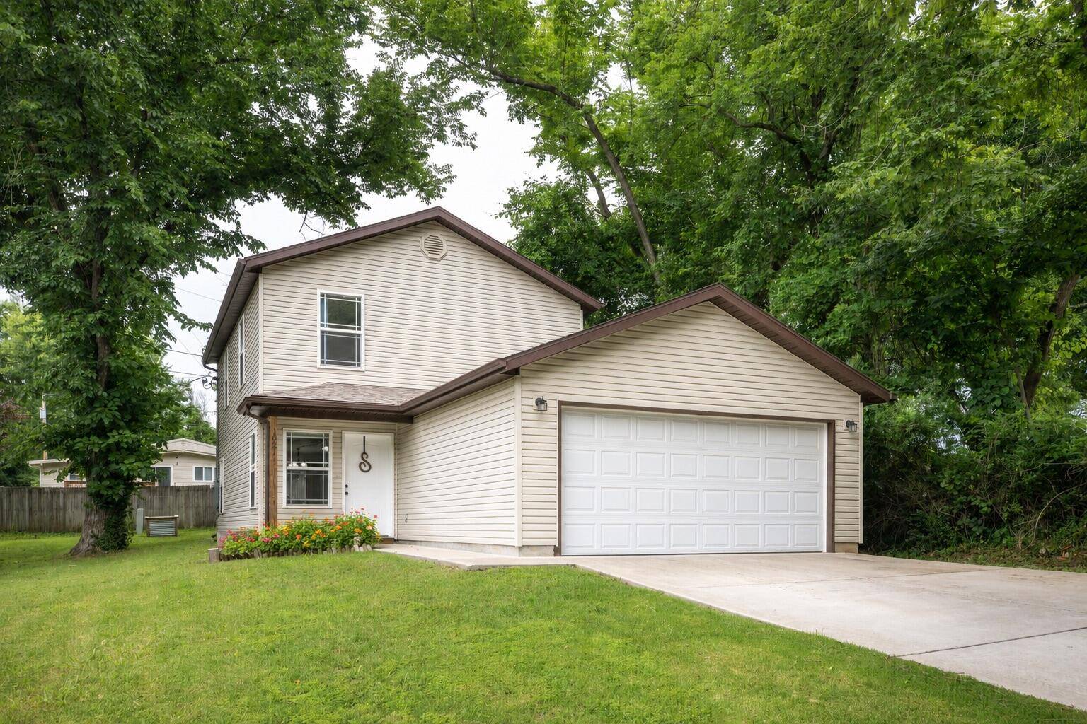 102 Winston LN, Hollister, MO 65672