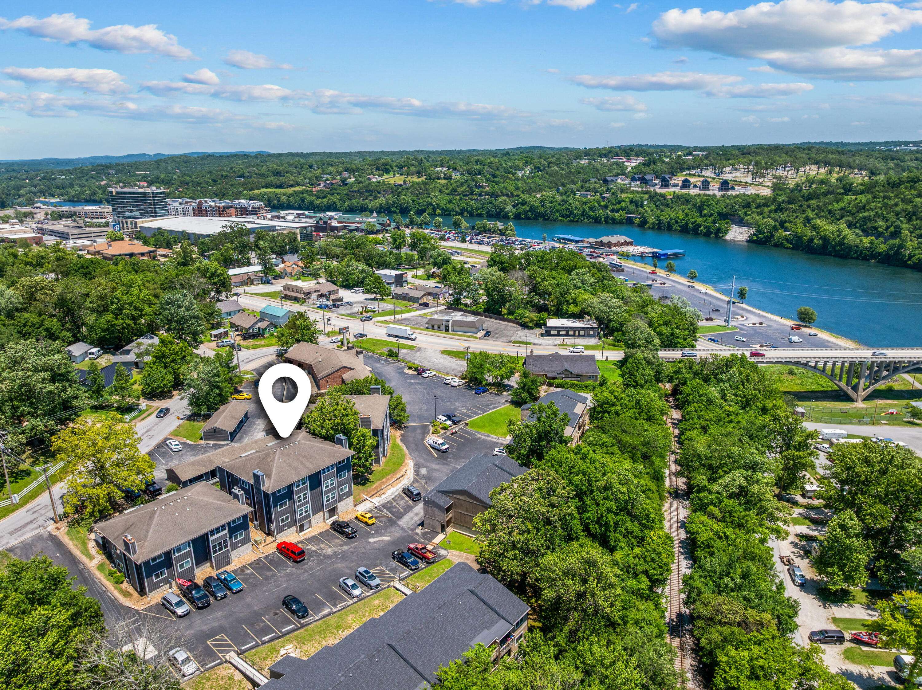 118 W Hensley ST #2d, Branson, MO 65616