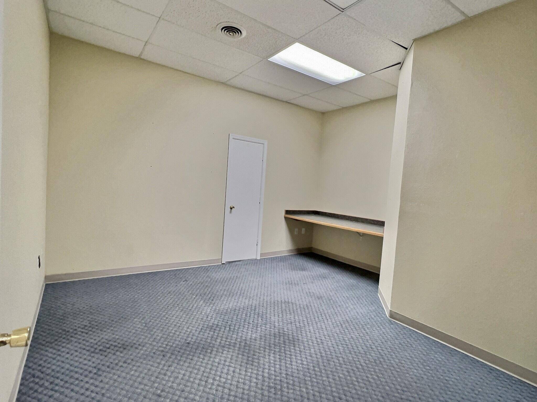 402 E Broadway ST, Monett, MO 65708
