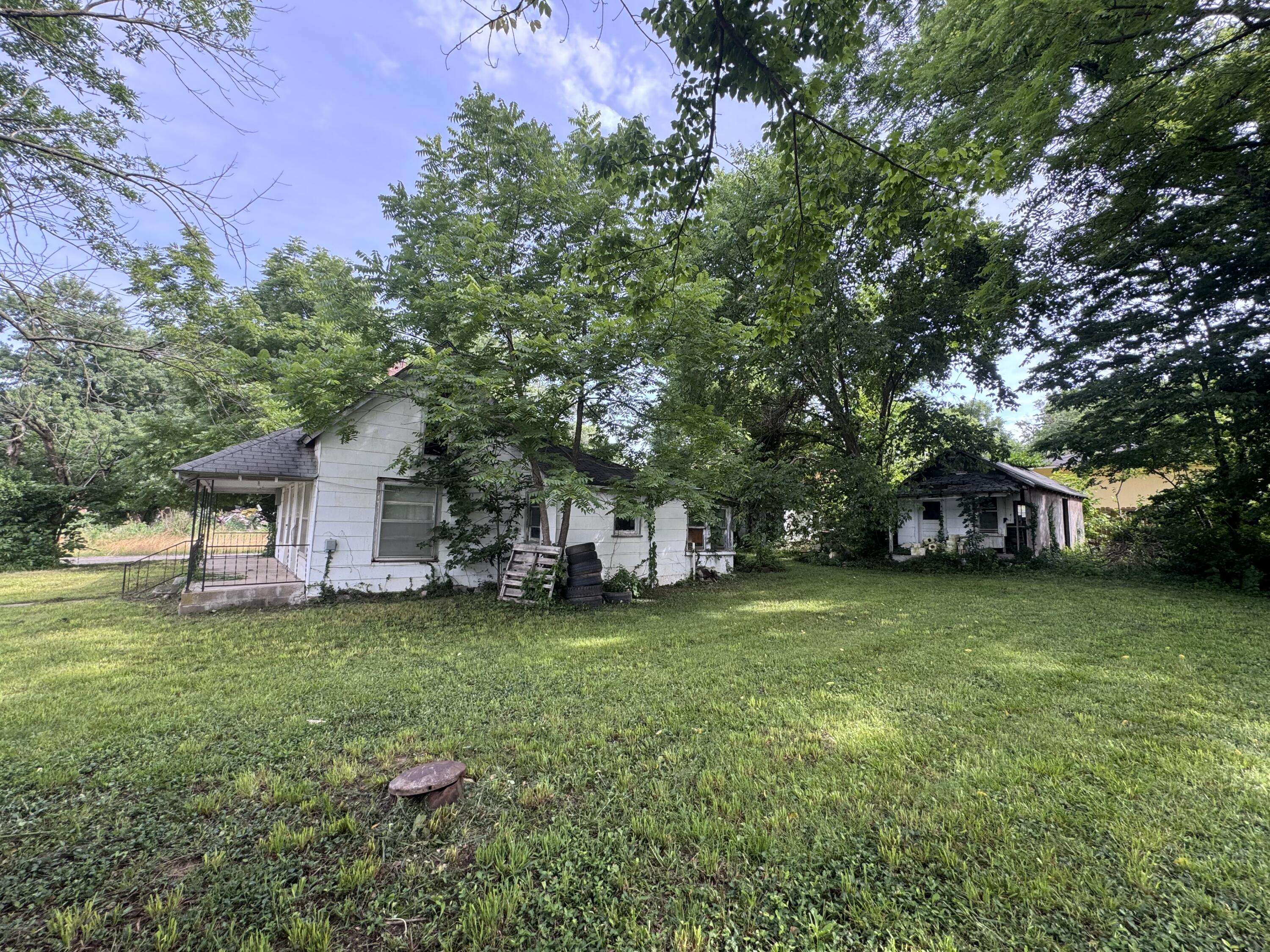 520 Carter ST, Stella, MO 64867