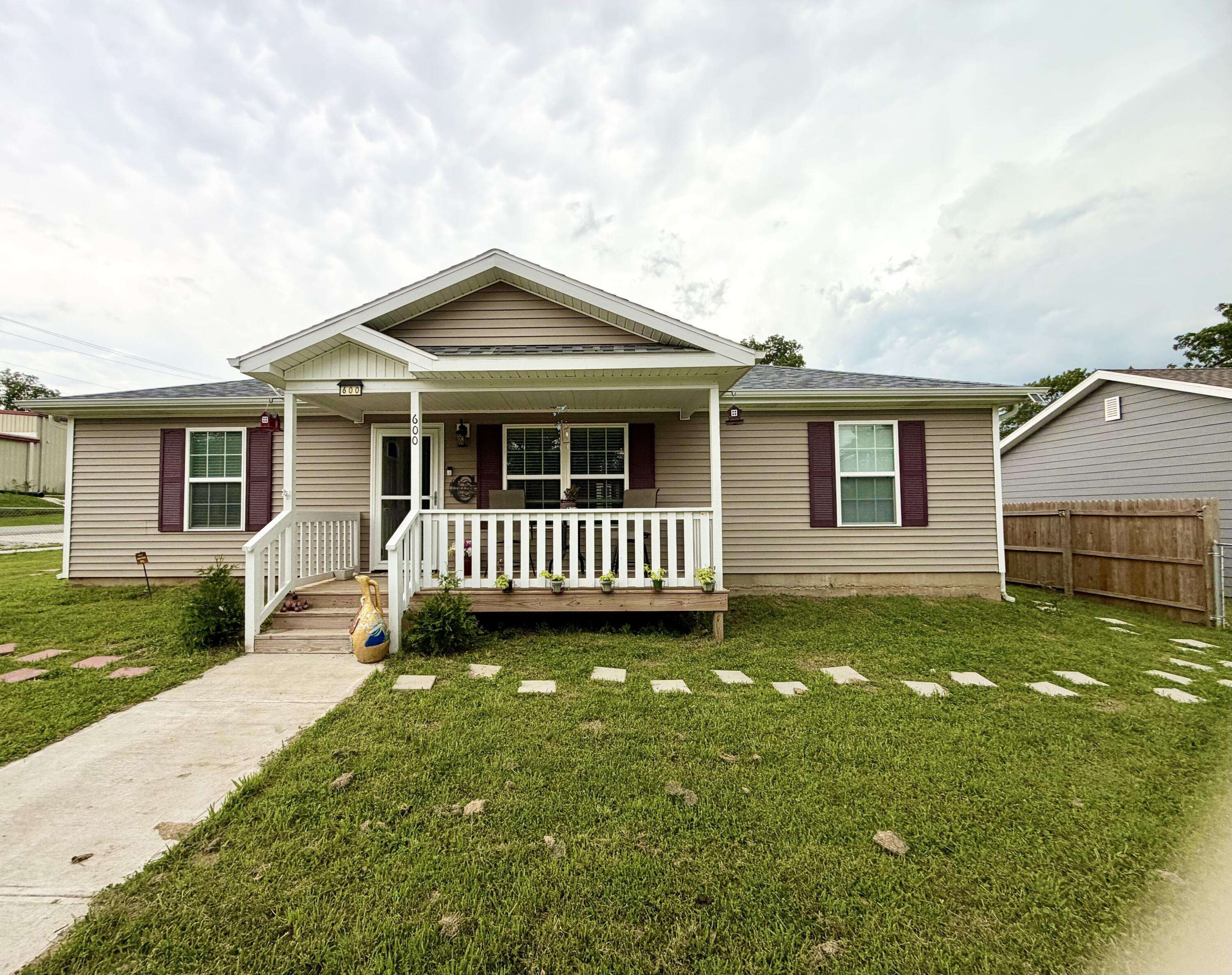 600 N Main ST, El Dorado Springs, MO 64744