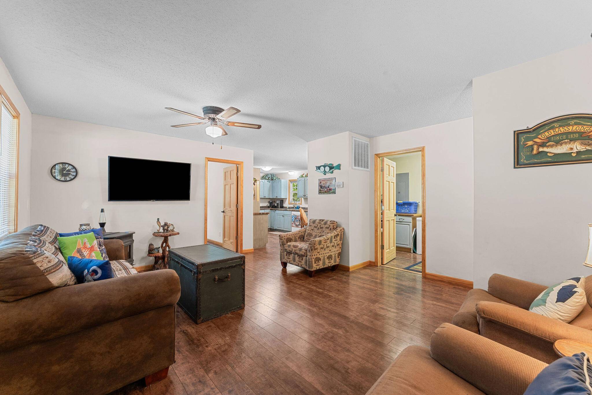 65 High Noon LN, Blue Eye, MO 65611