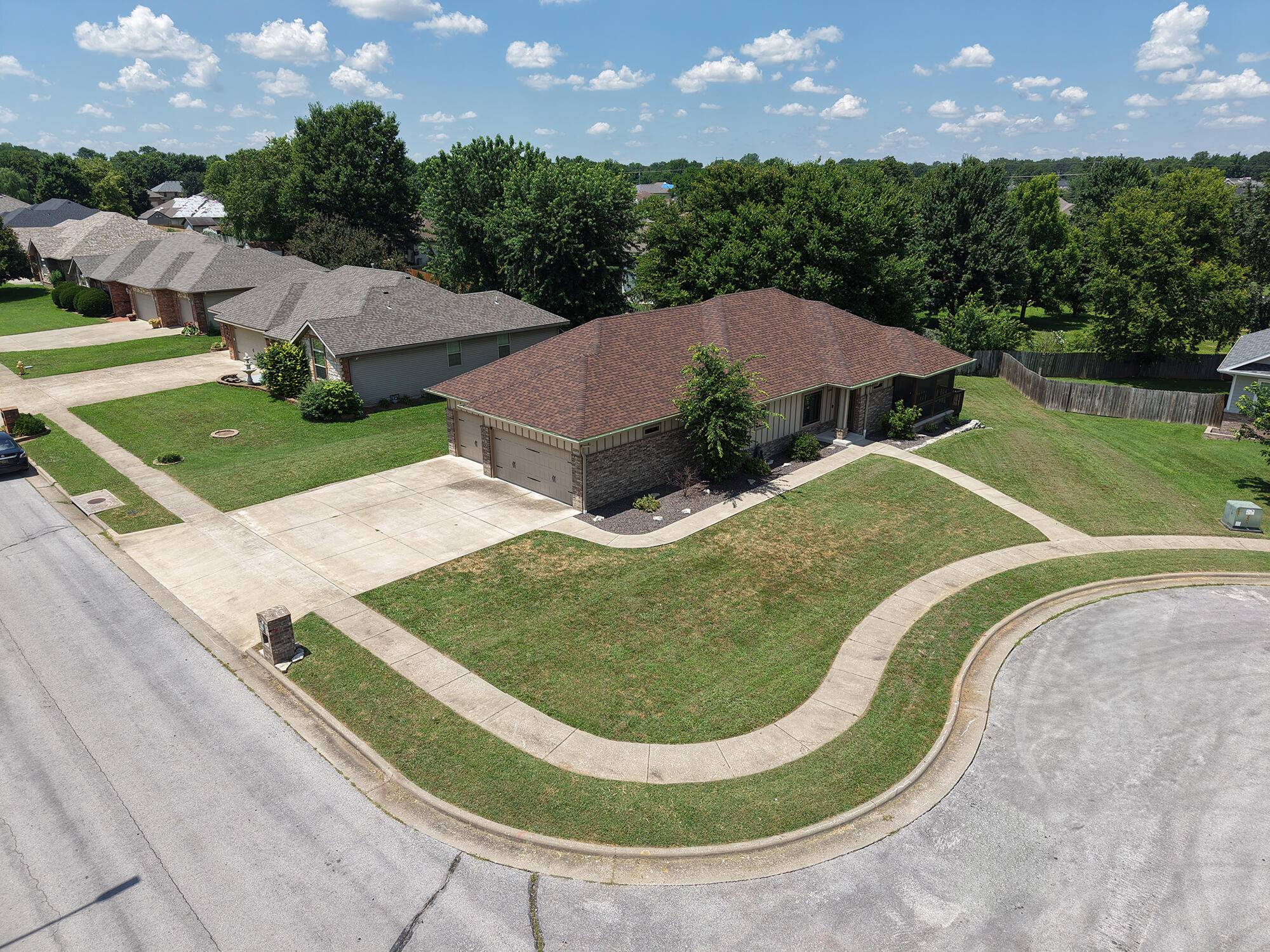 3193 W Grandview ST, Springfield, MO 65803