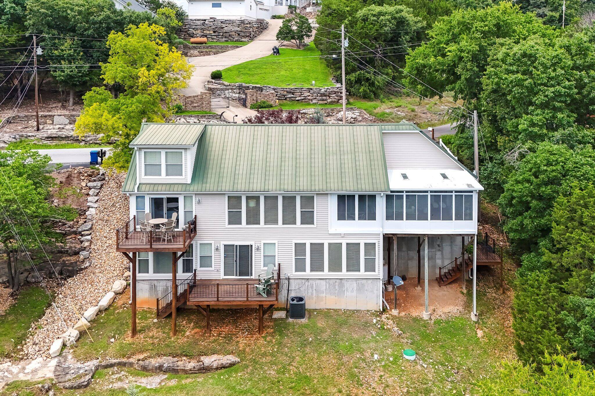 464 Slane Chapel RD, Branson West, MO 65737