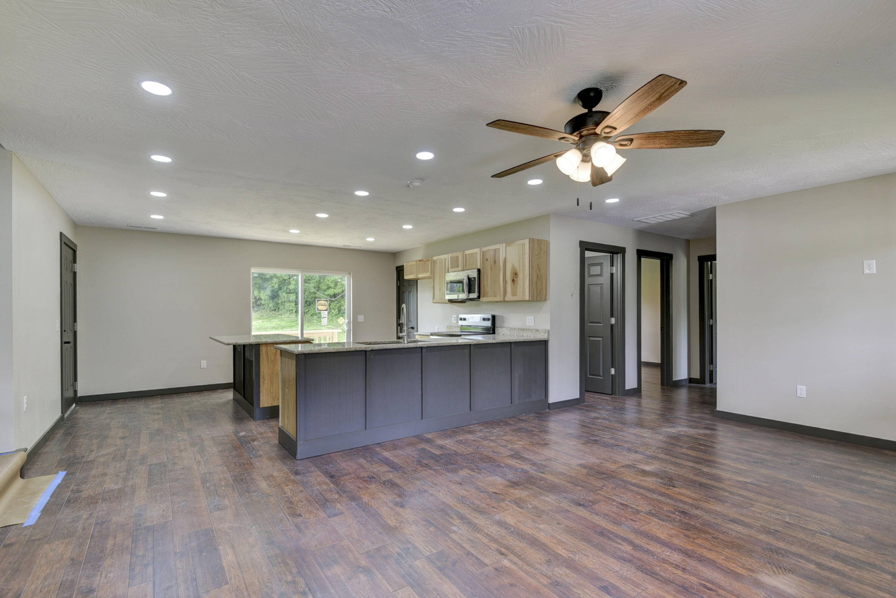606 Old Exeter RD, Cassville, MO 65625