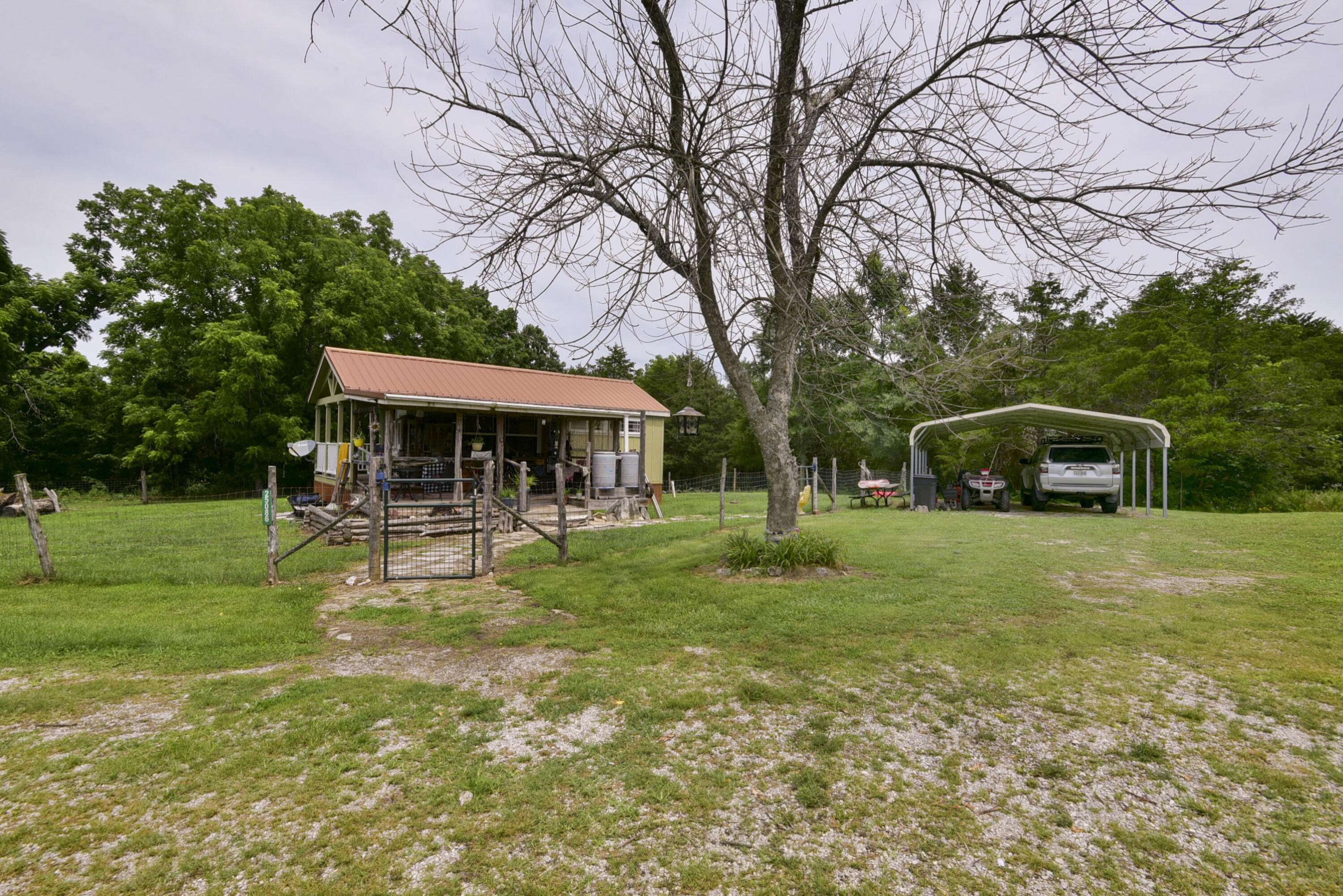 25086 State Highway M, Cassville, MO 65625