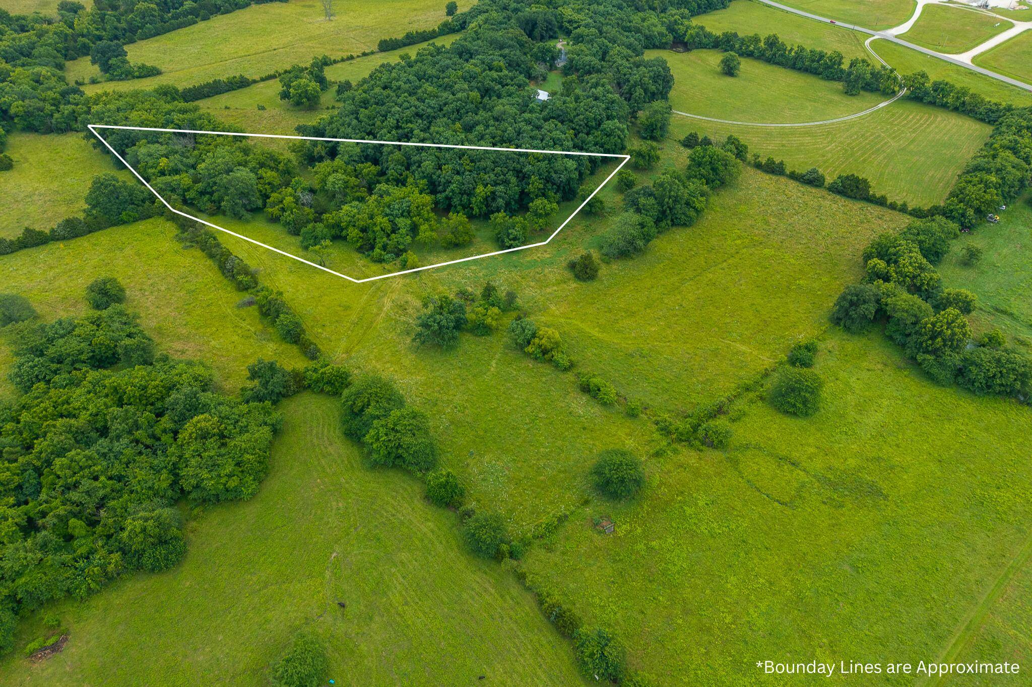 9 State Highway 32, Stockton, MO 65785
