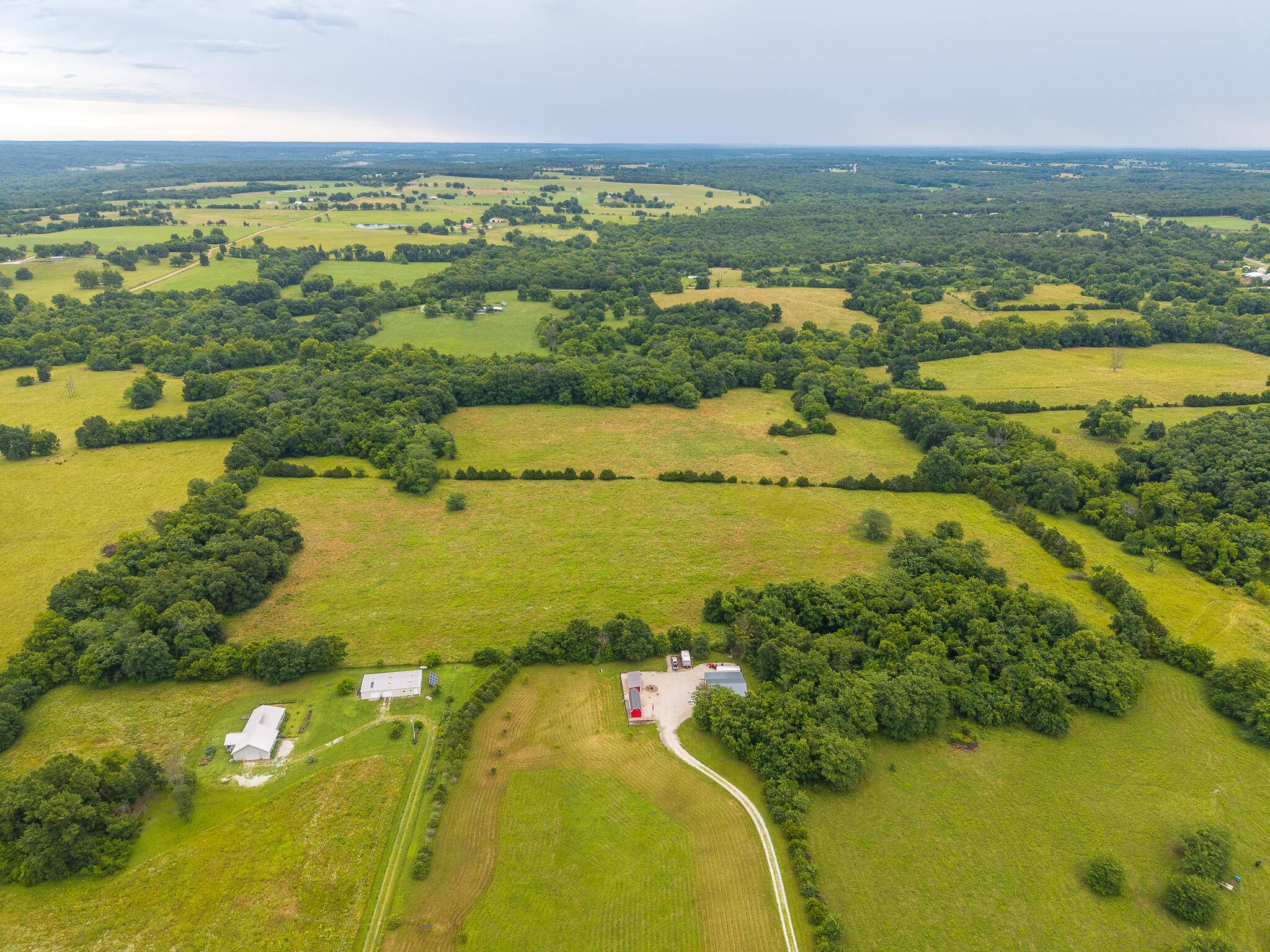 13 State Highway 32, Stockton, MO 65785