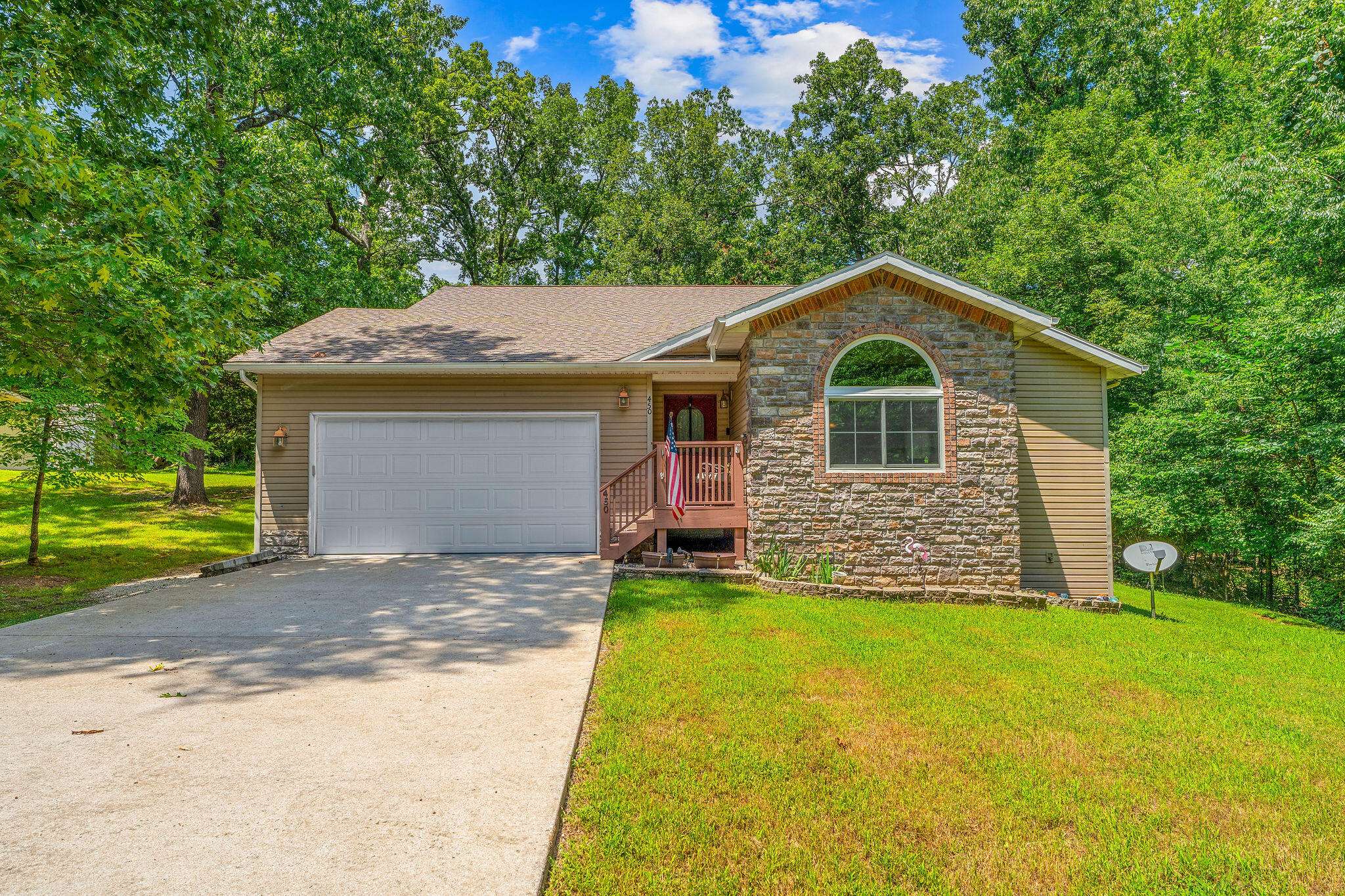 450 Hobart DR, Forsyth, MO 65653