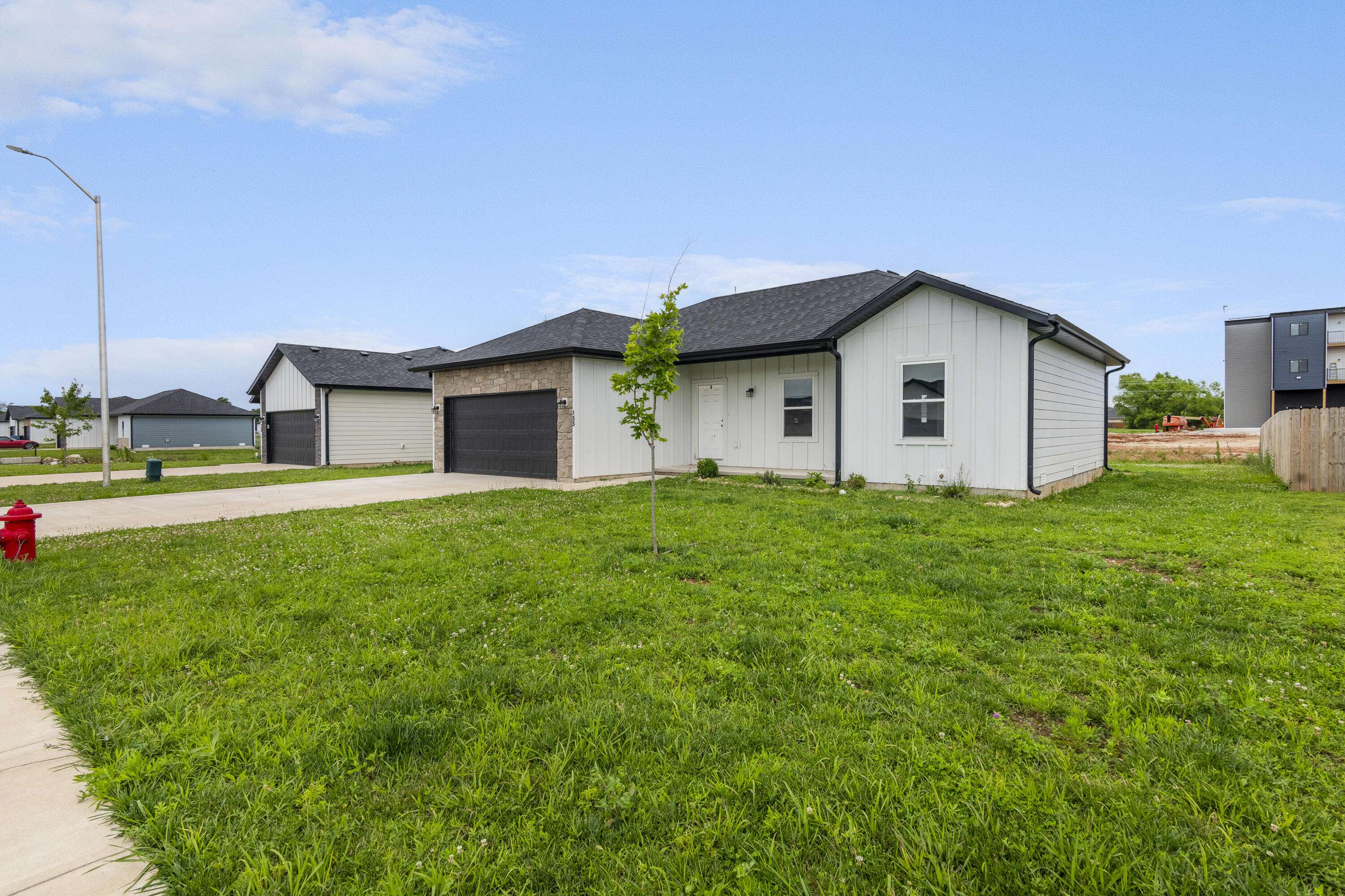 155 W Bluegrass ST, Rogersville, MO 65742