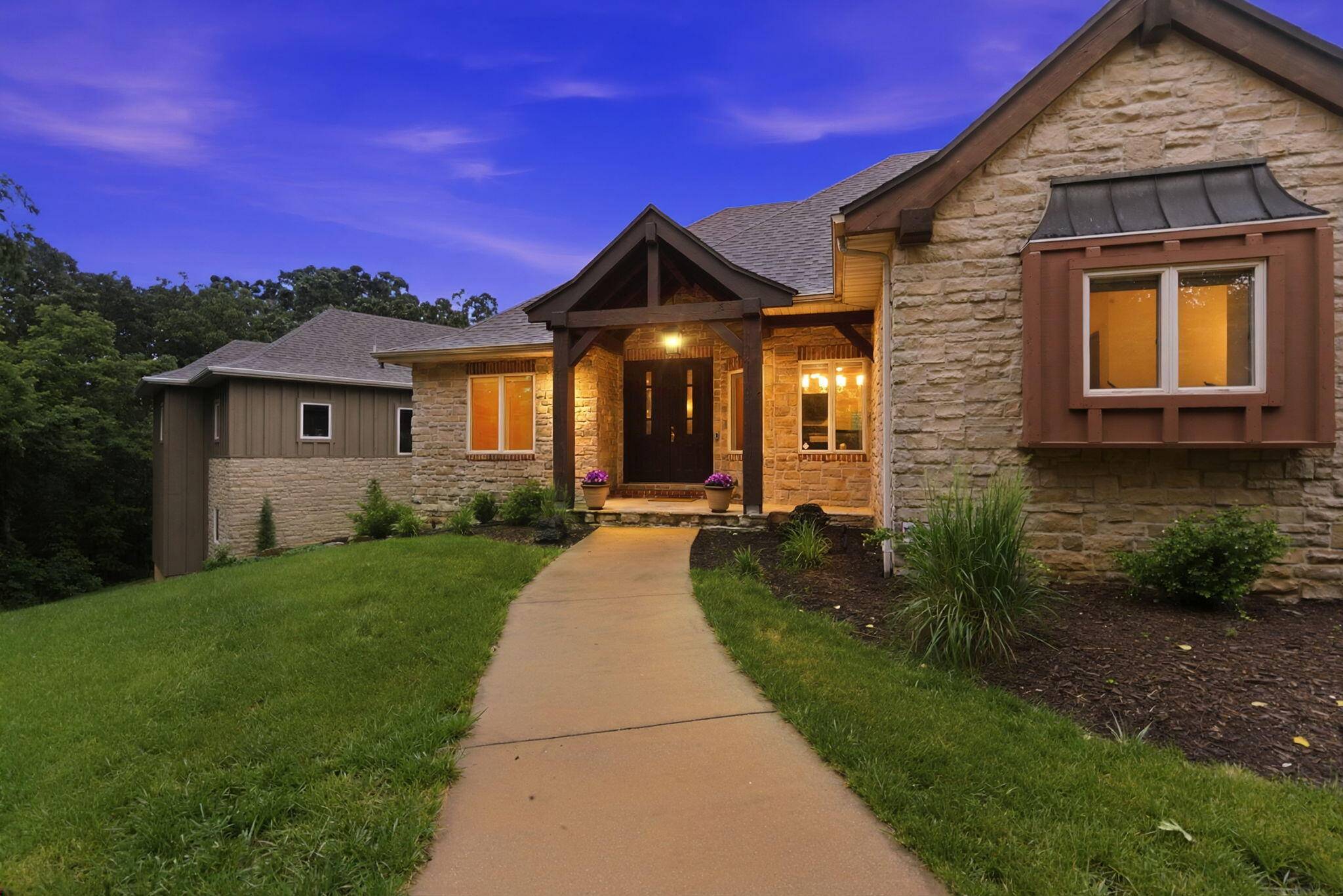 9450 E Fireside LN, Strafford, MO 65757