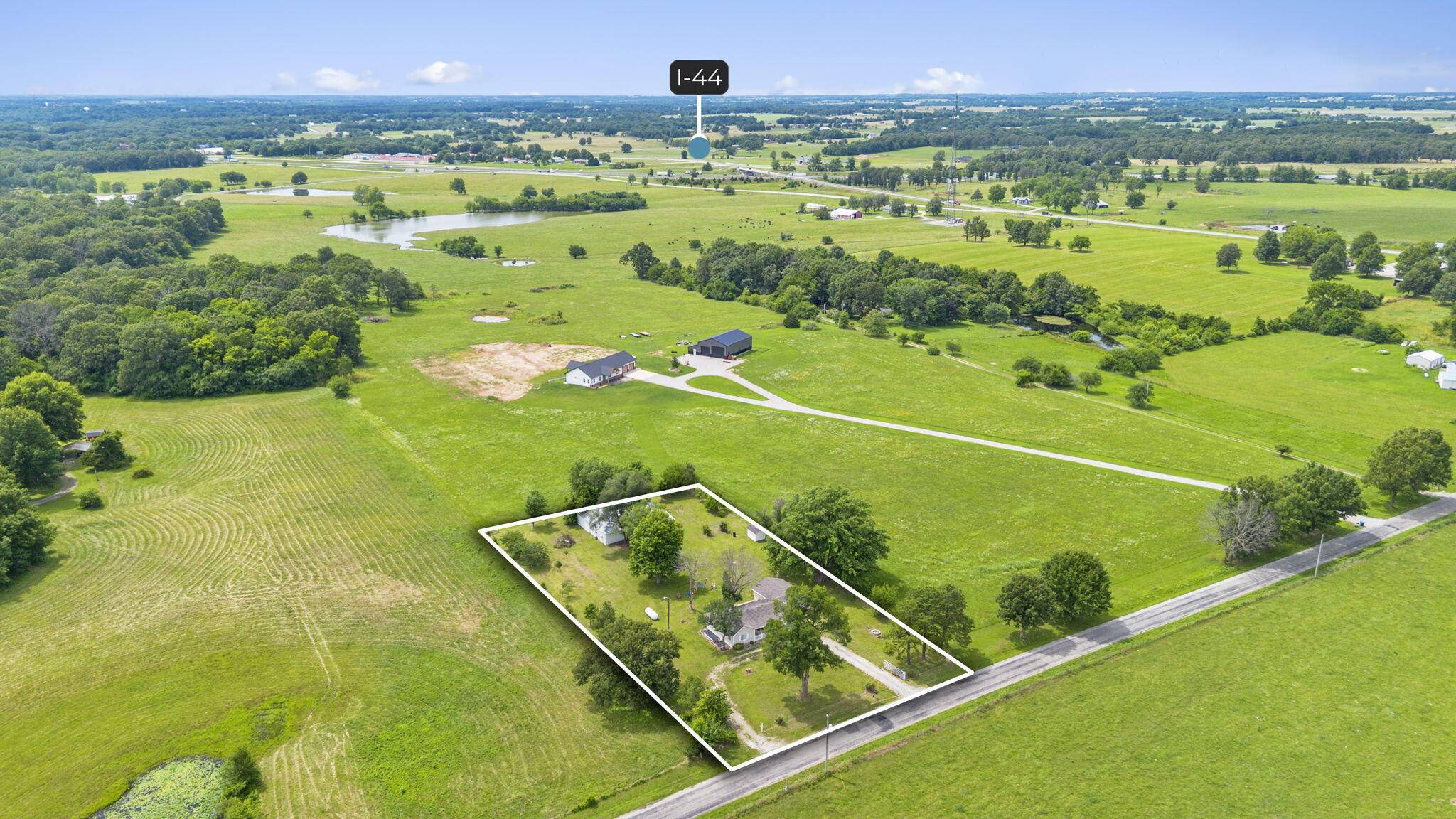 11223 Lawrence 1170, Mt Vernon, MO 65712